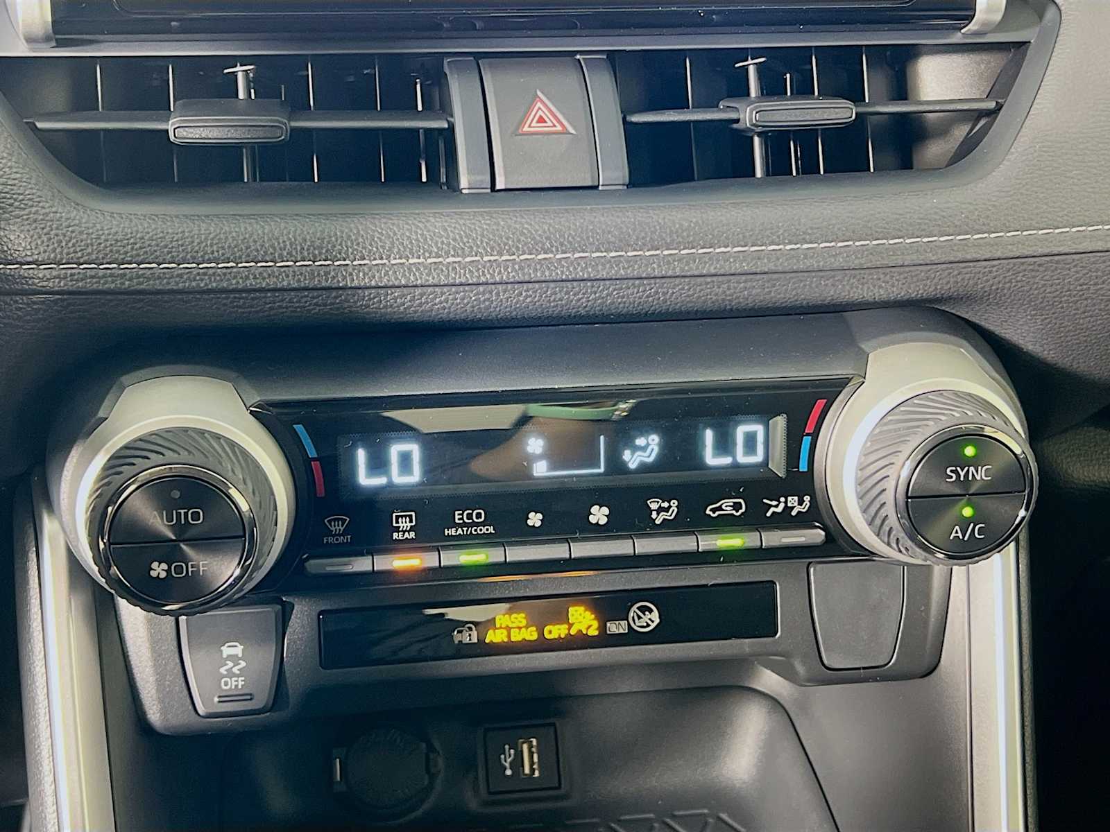 2025 Toyota RAV4 Hybrid LE - Photo 10