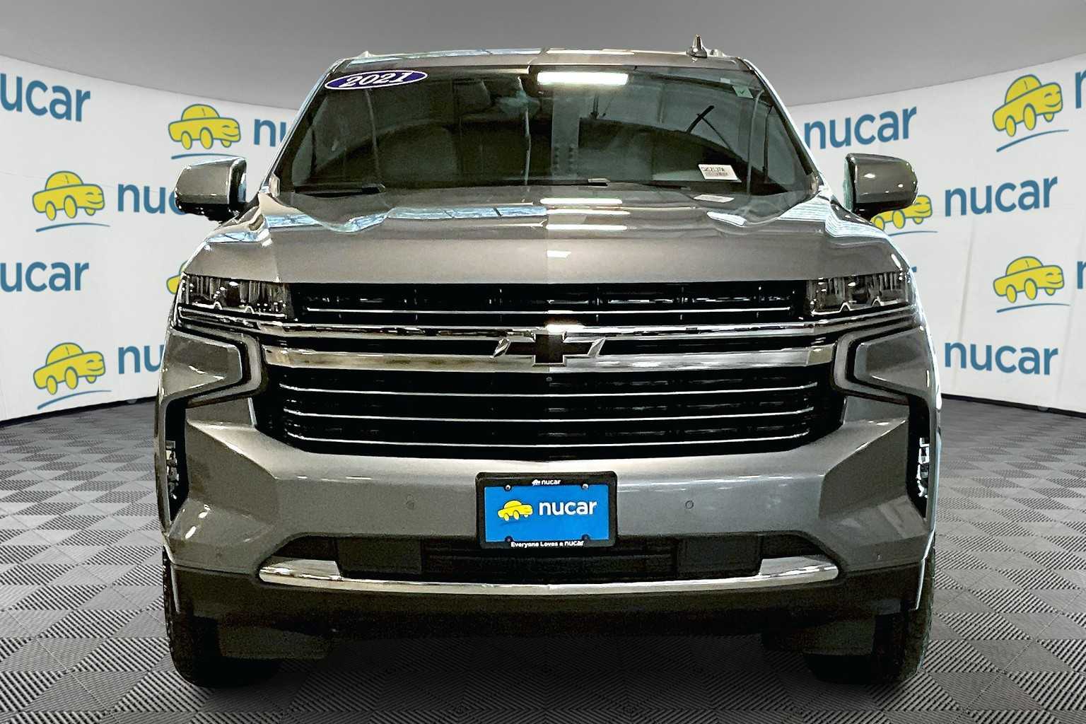 2021 Chevrolet Suburban LT - Photo 2