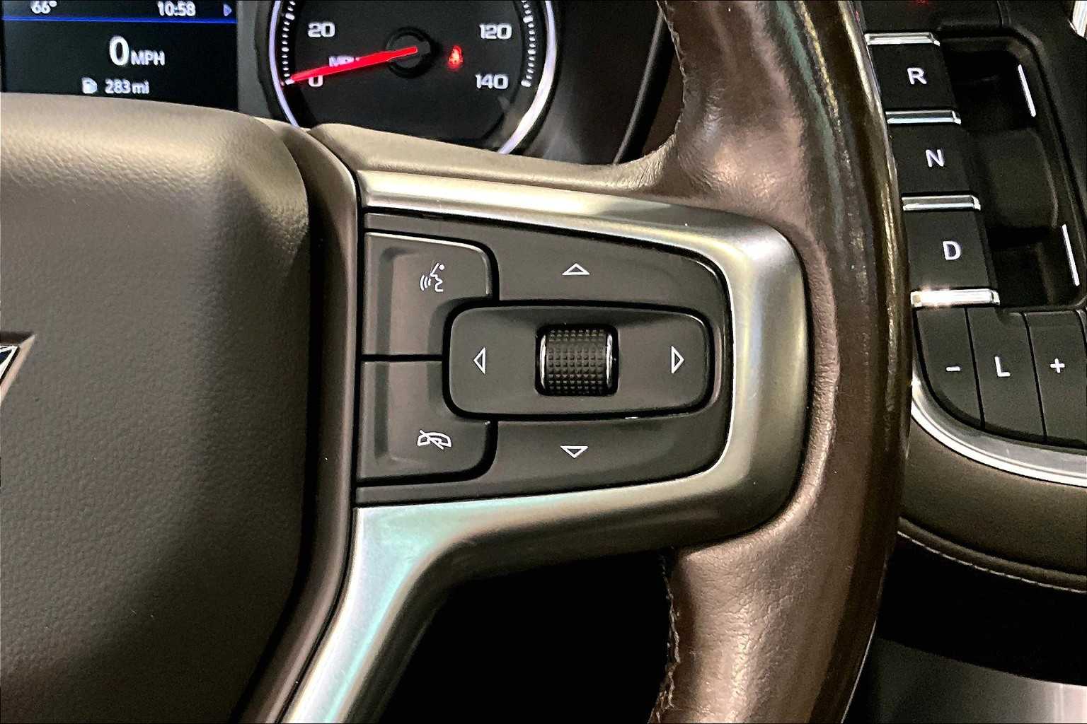 2021 Chevrolet Suburban LT - Photo 25