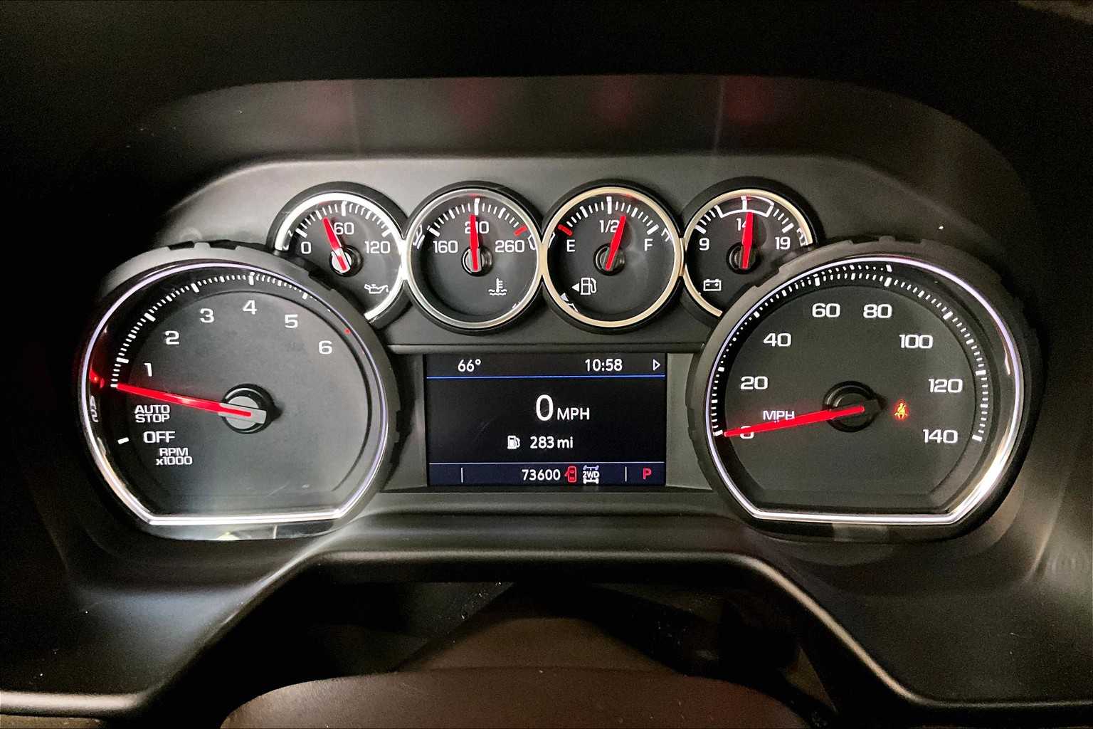 2021 Chevrolet Suburban LT - Photo 26