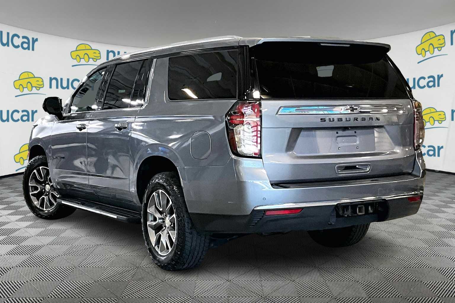 2021 Chevrolet Suburban LT - Photo 4