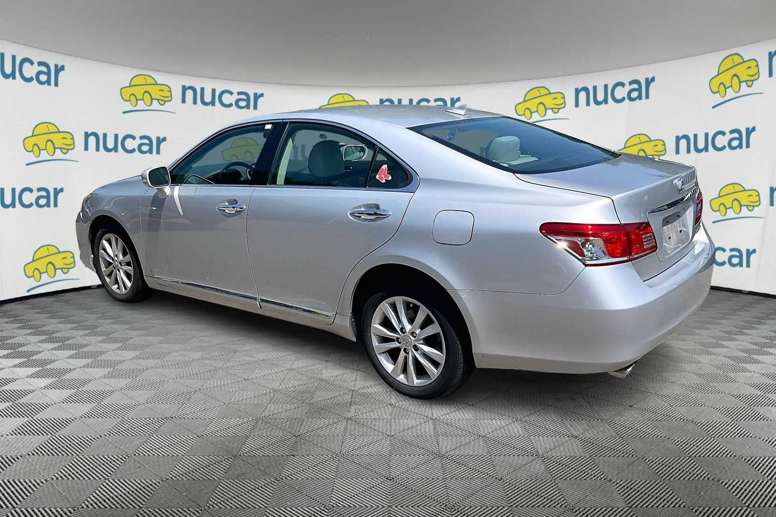 2011 Lexus ES 350  - Photo 3