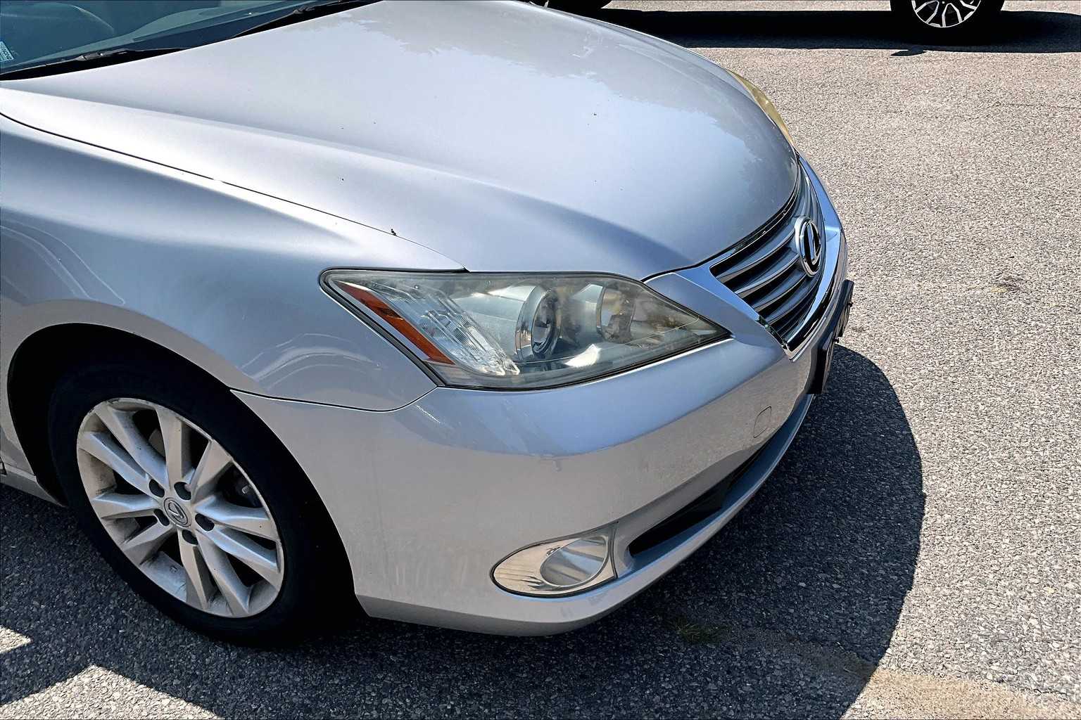 2011 Lexus ES 350  - Photo 5