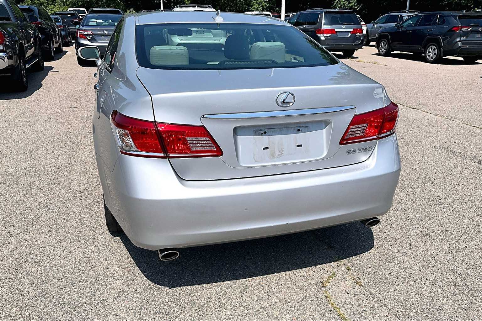2011 Lexus ES 350  - Photo 7