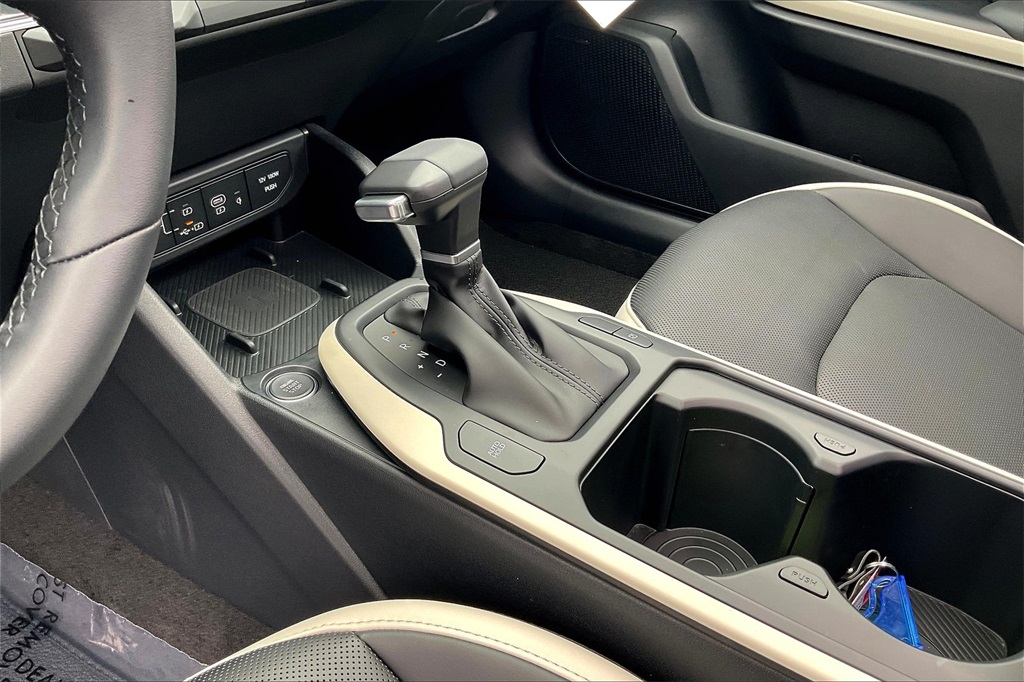 2025 Kia K4 GT-Line - Photo 14