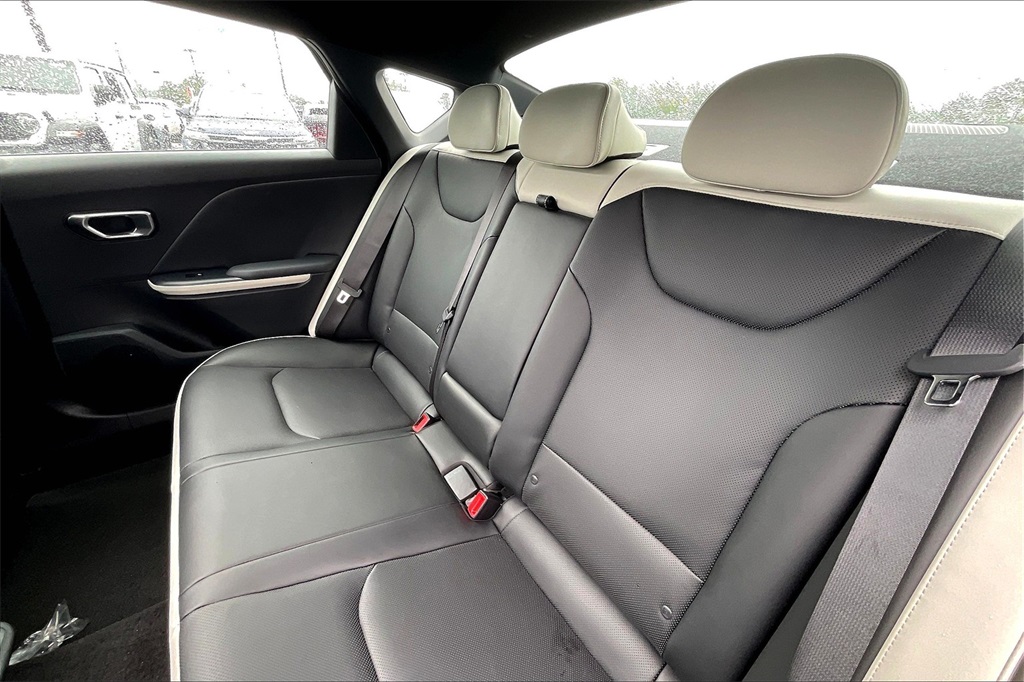 2025 Kia K4 GT-Line - Photo 15