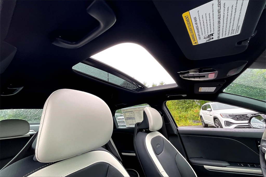 2025 Kia K4 GT-Line - Photo 18