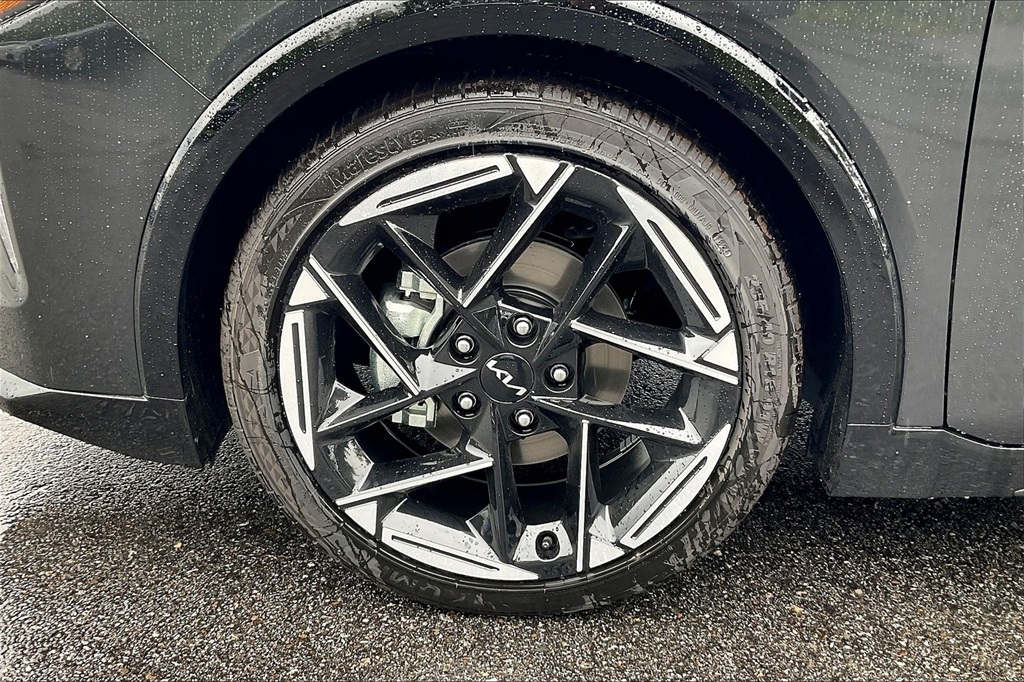 2025 Kia K4 GT-Line - Photo 8