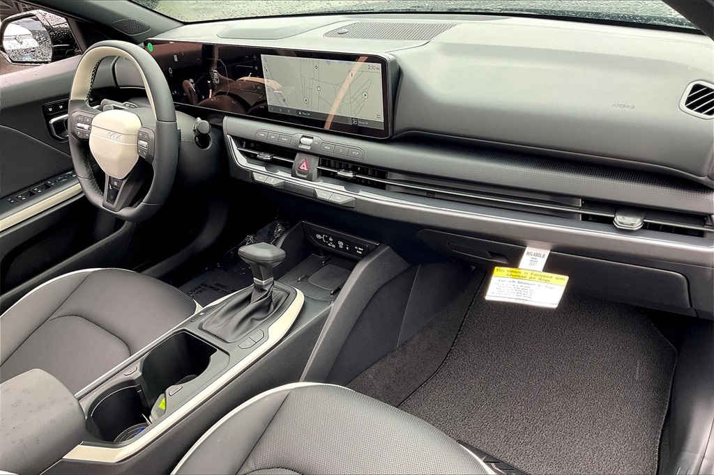 2025 Kia K4 GT-Line - Photo 10