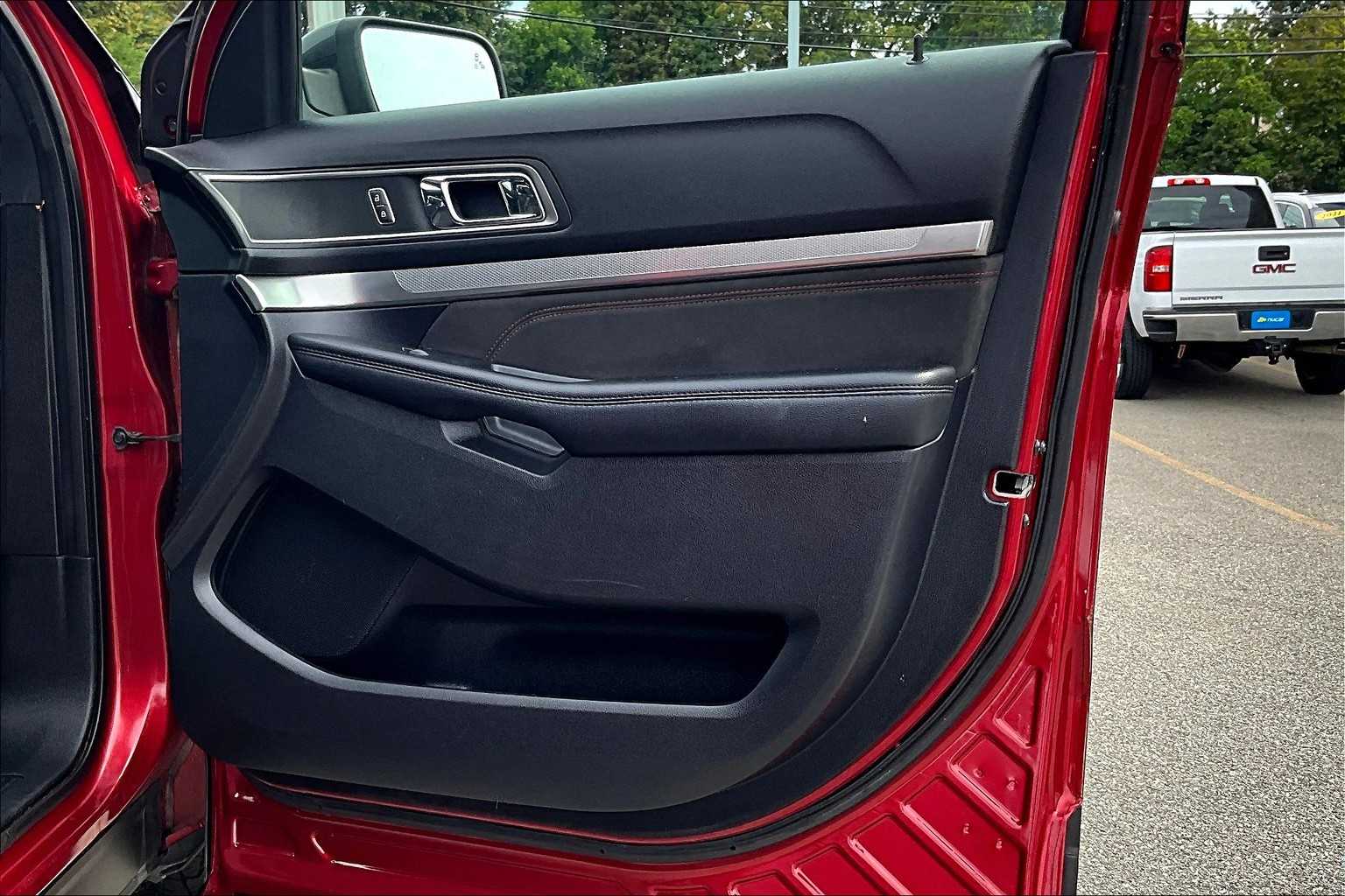 2018 Ford Explorer XLT - Photo 12