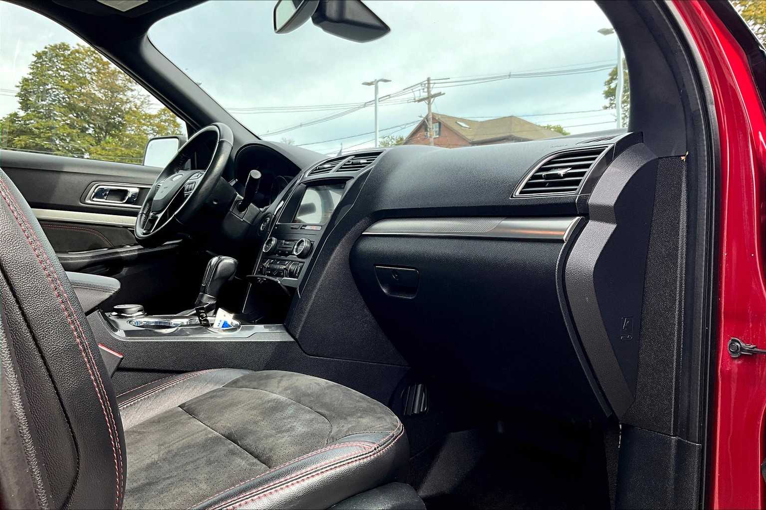 2018 Ford Explorer XLT - Photo 14