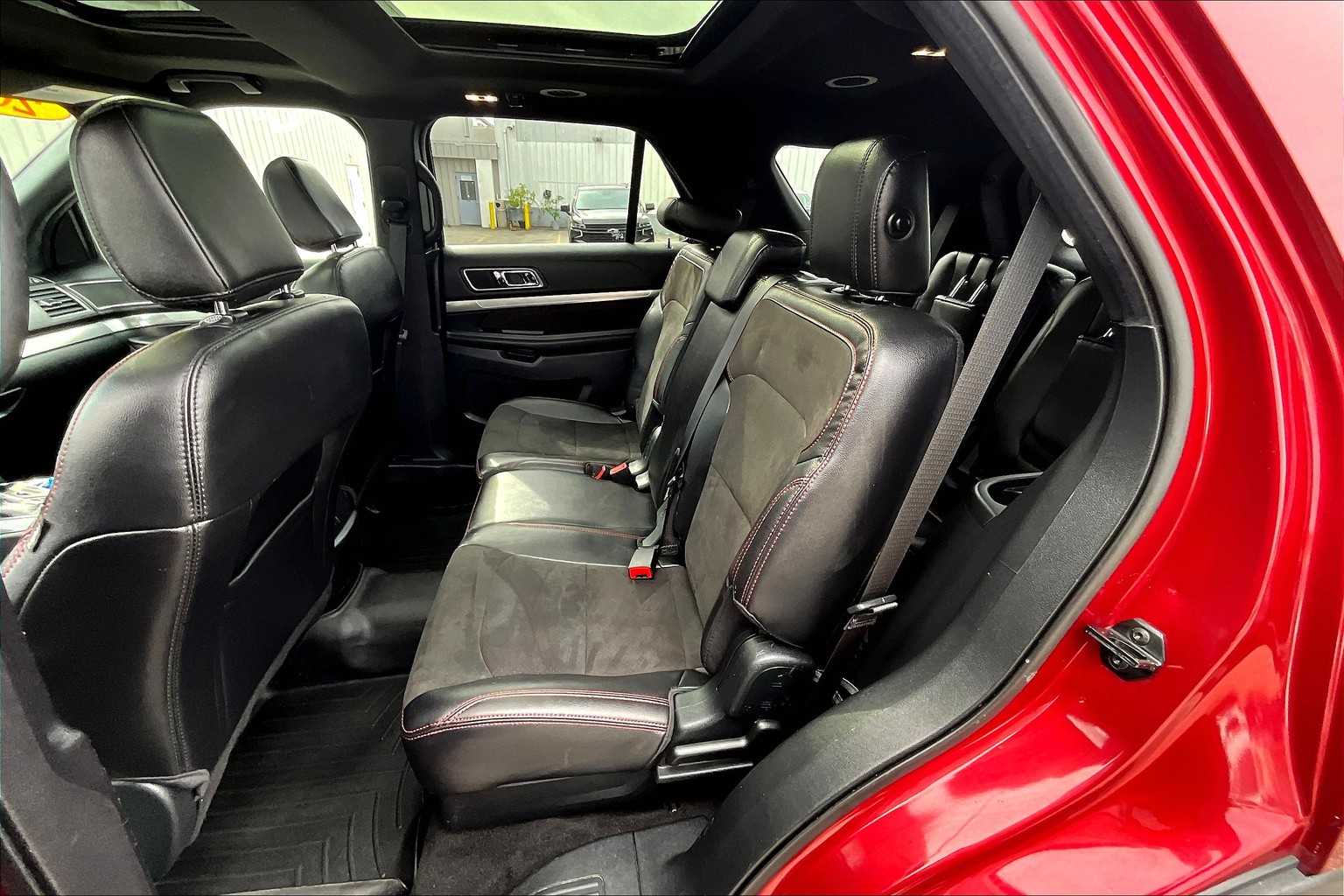2018 Ford Explorer XLT - Photo 15