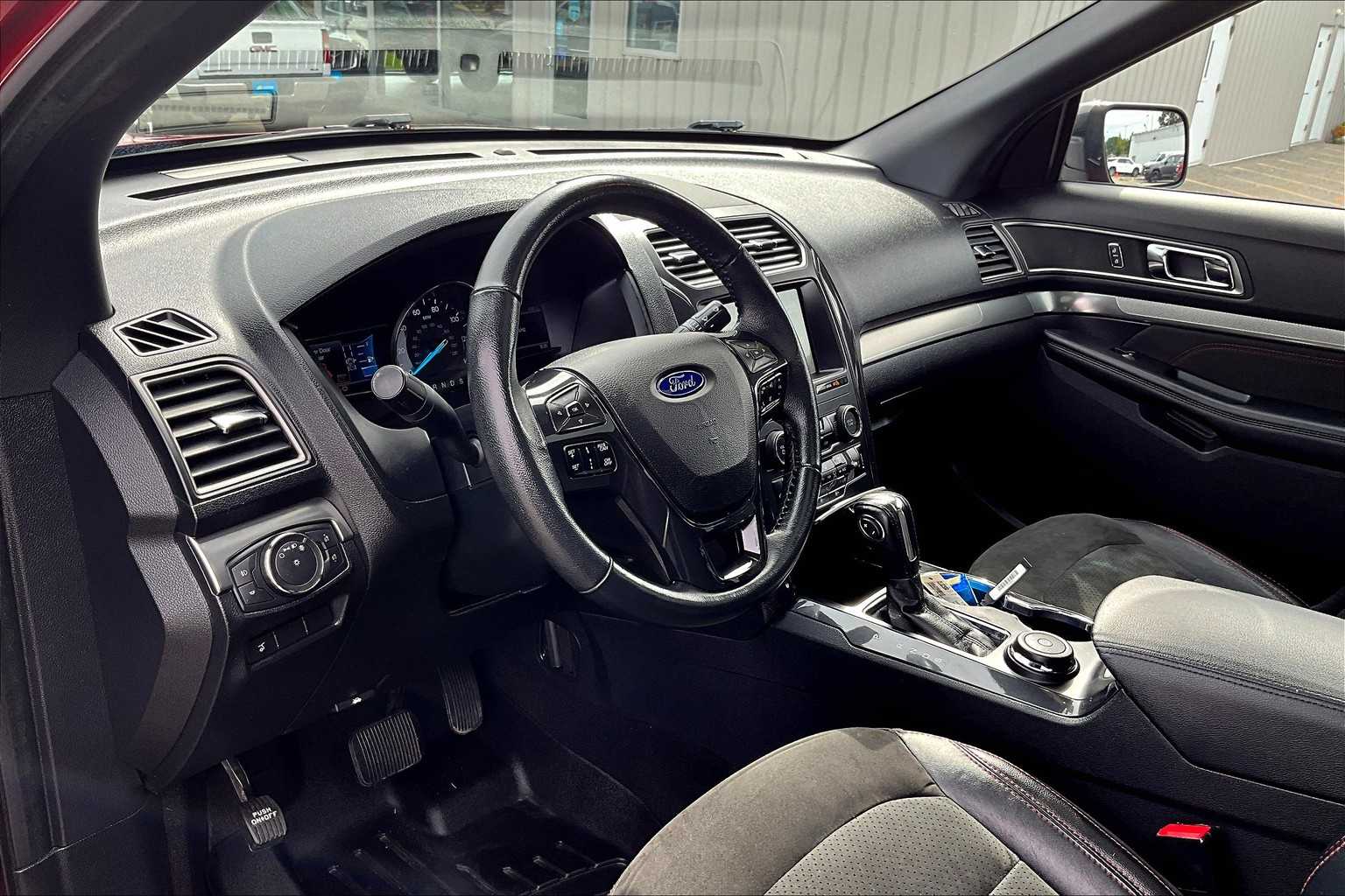 2018 Ford Explorer XLT - Photo 8