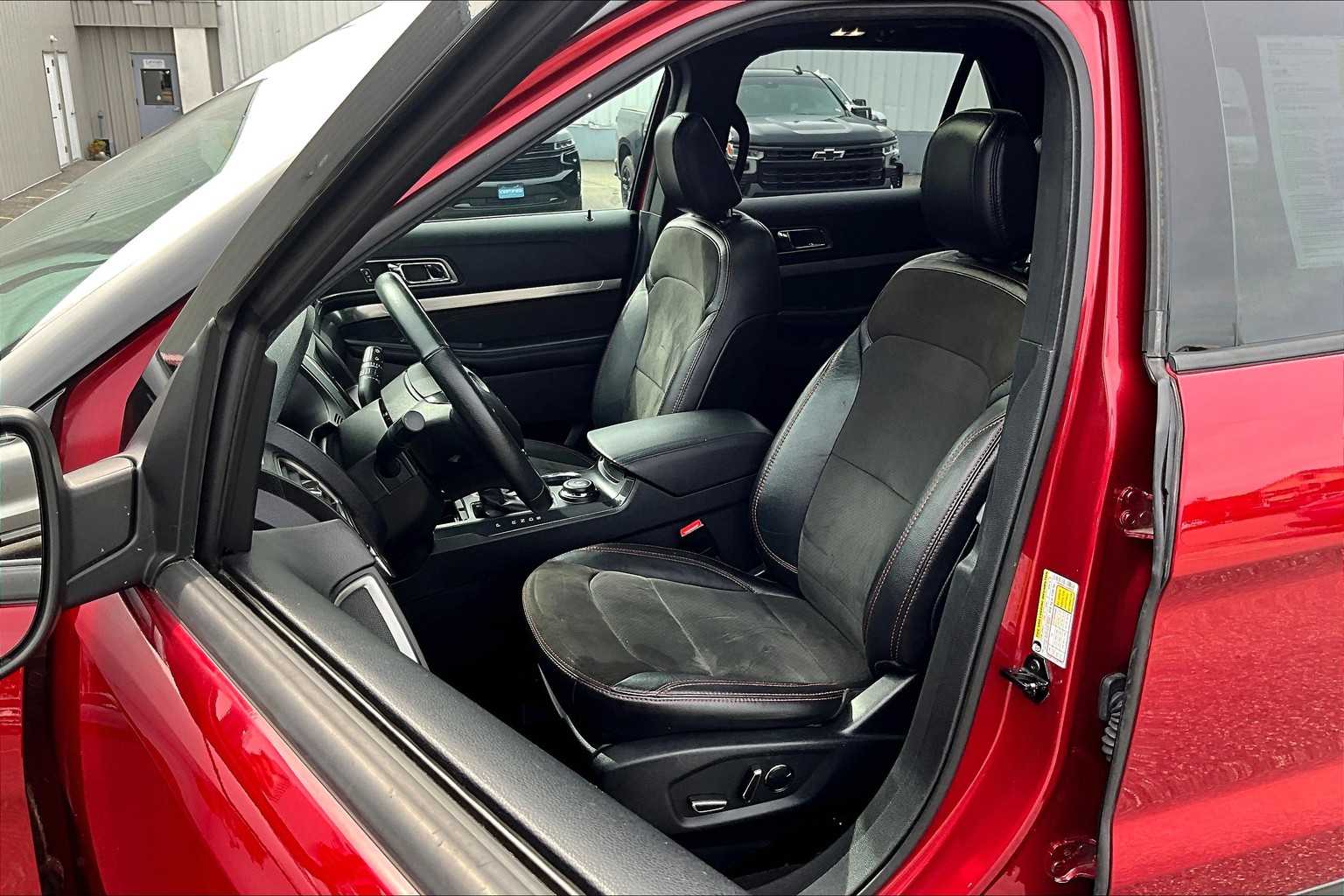 2018 Ford Explorer XLT - Photo 10