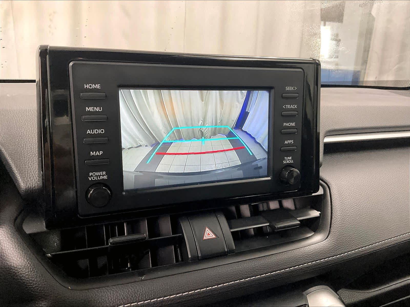 2019 Toyota RAV4 LE - Photo 19