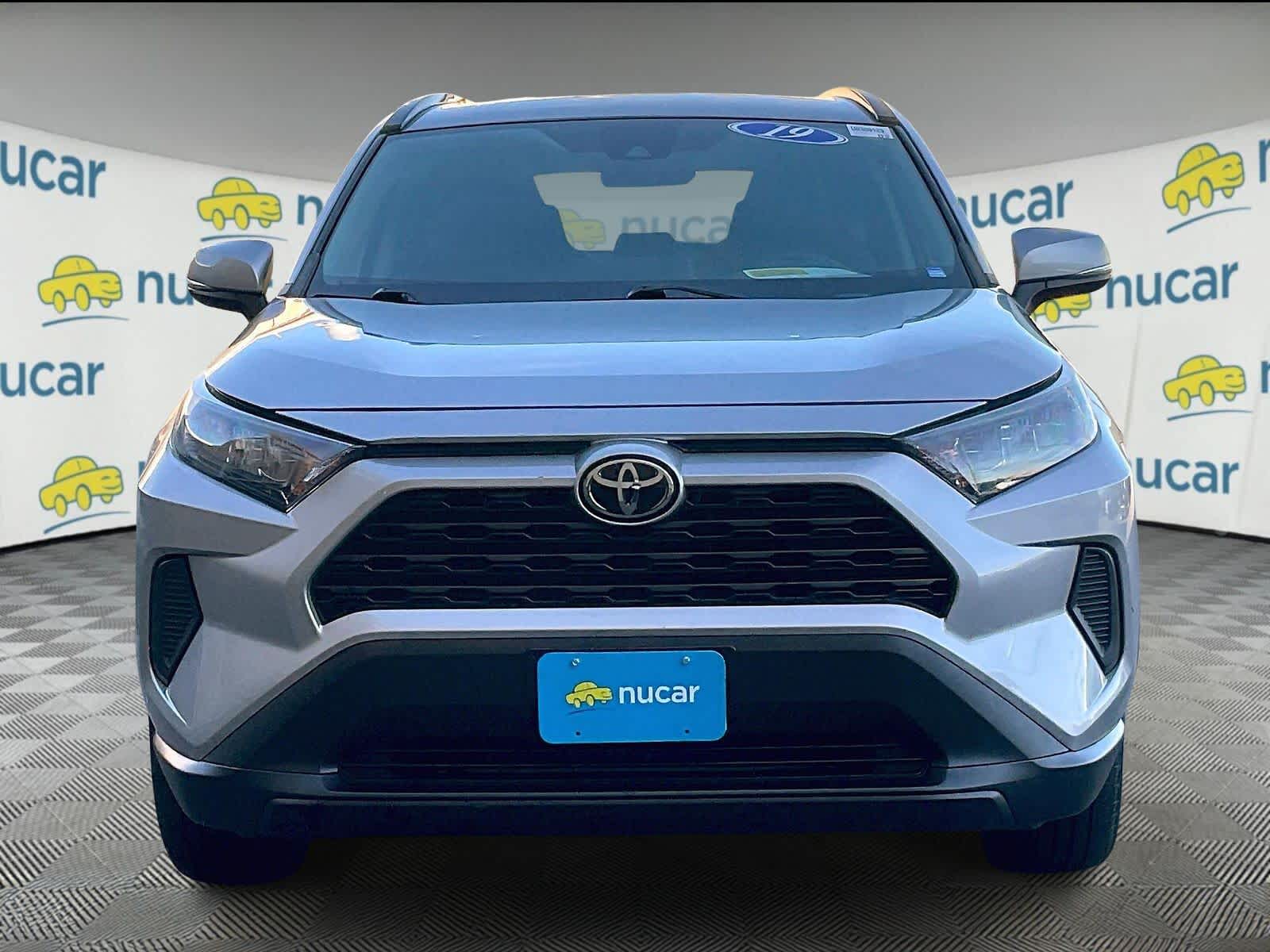 2019 Toyota RAV4 LE - Photo 2