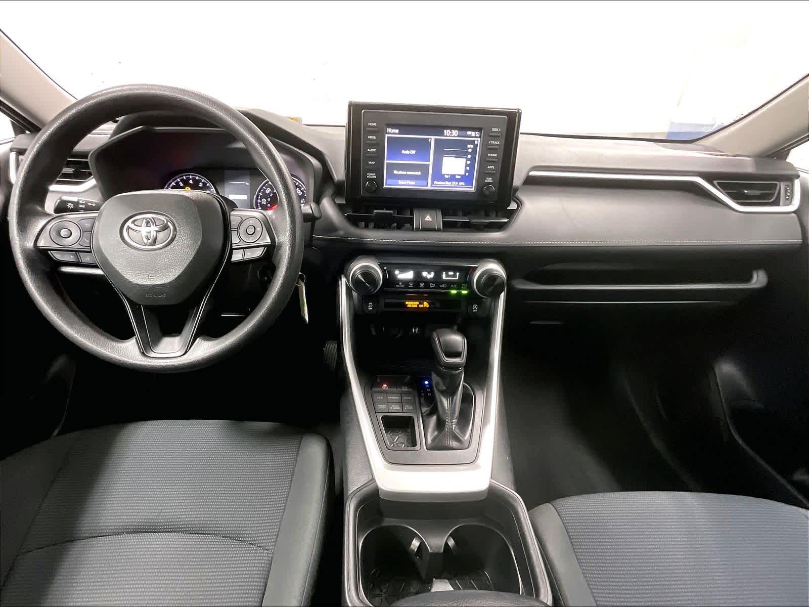 2019 Toyota RAV4 LE - Photo 21