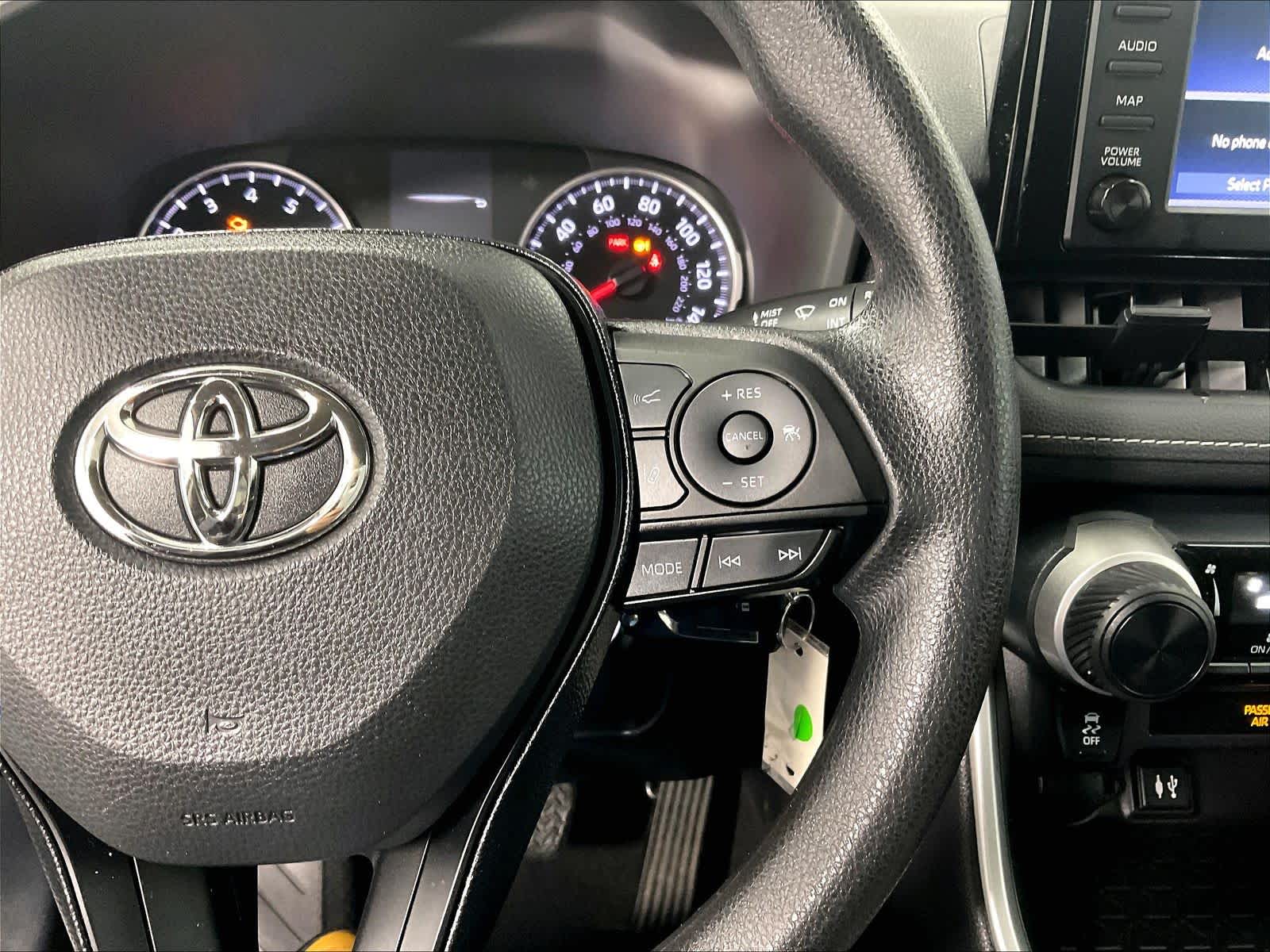 2019 Toyota RAV4 LE - Photo 23