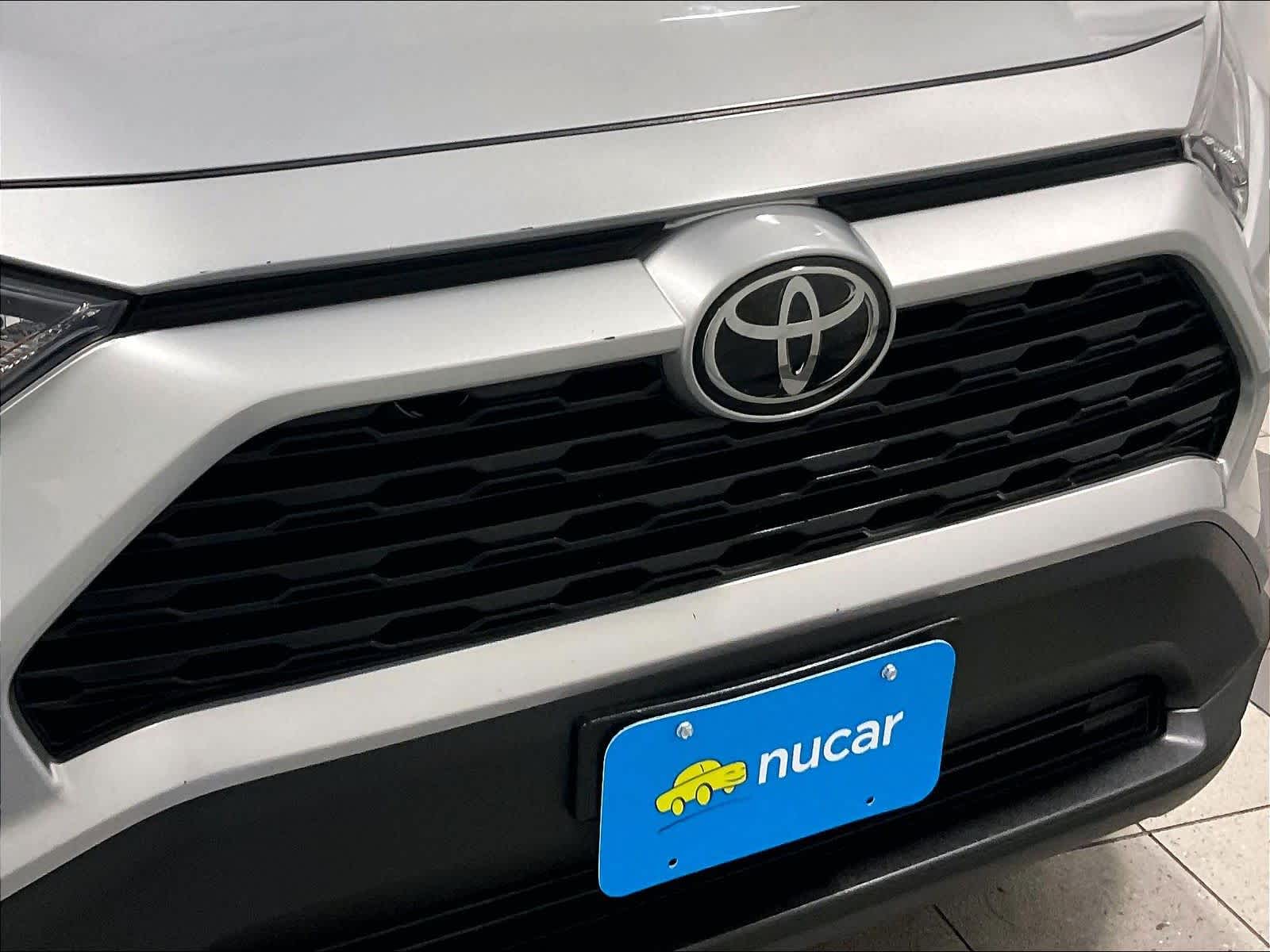 2019 Toyota RAV4 LE - Photo 31