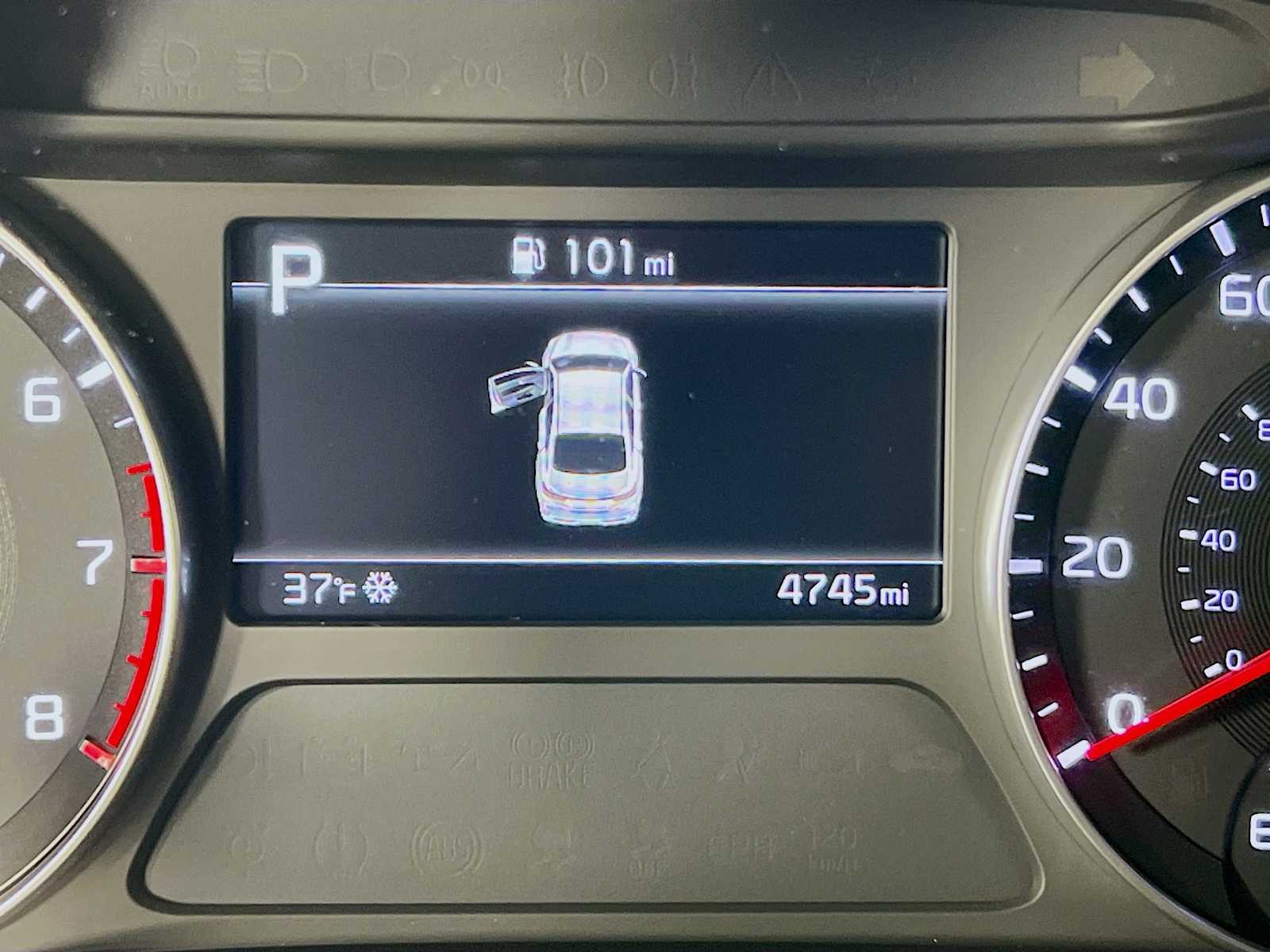 2024 Kia Forte LXS - Photo 12