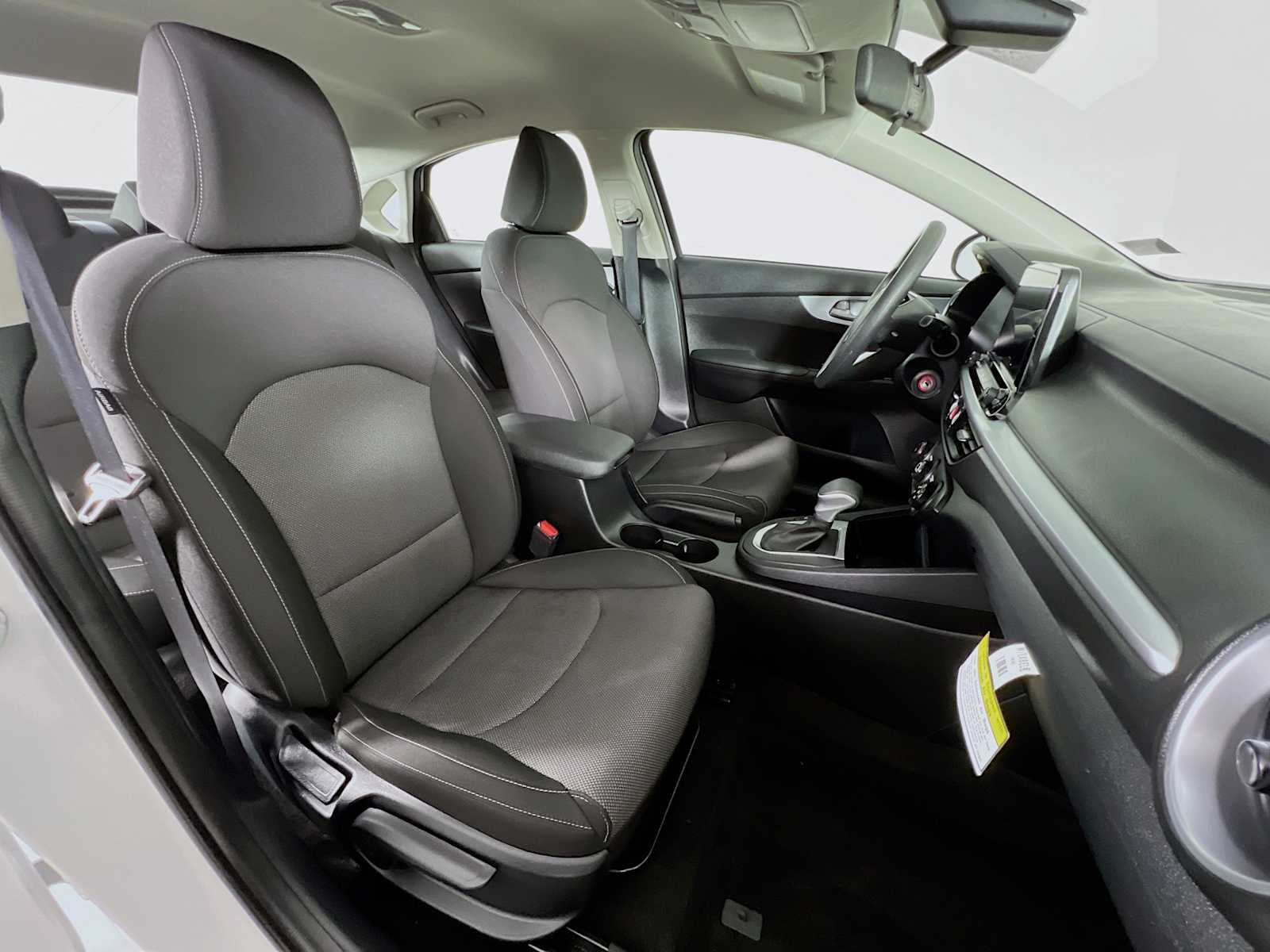 2024 Kia Forte LXS - Photo 26