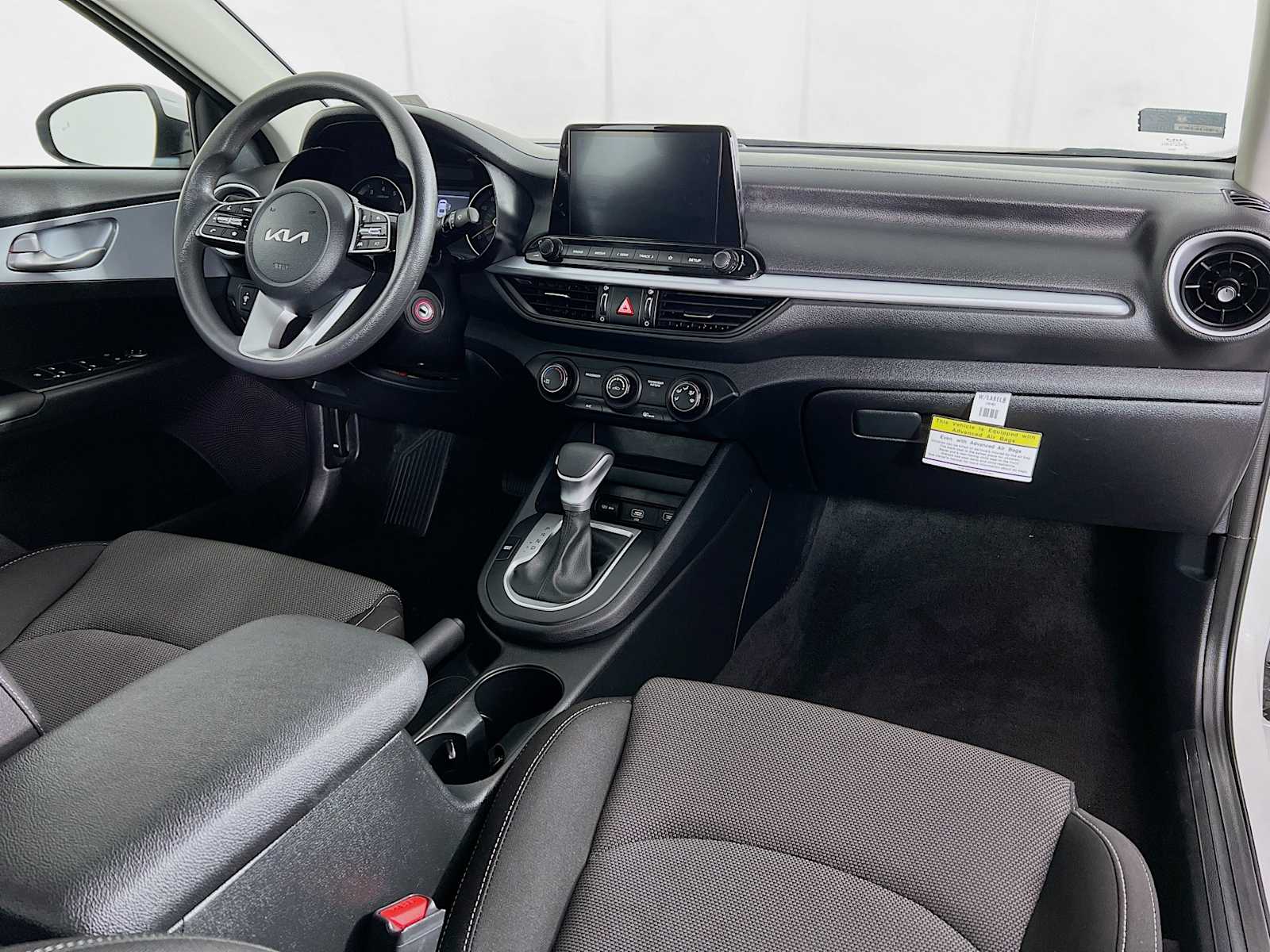 2024 Kia Forte LXS - Photo 27