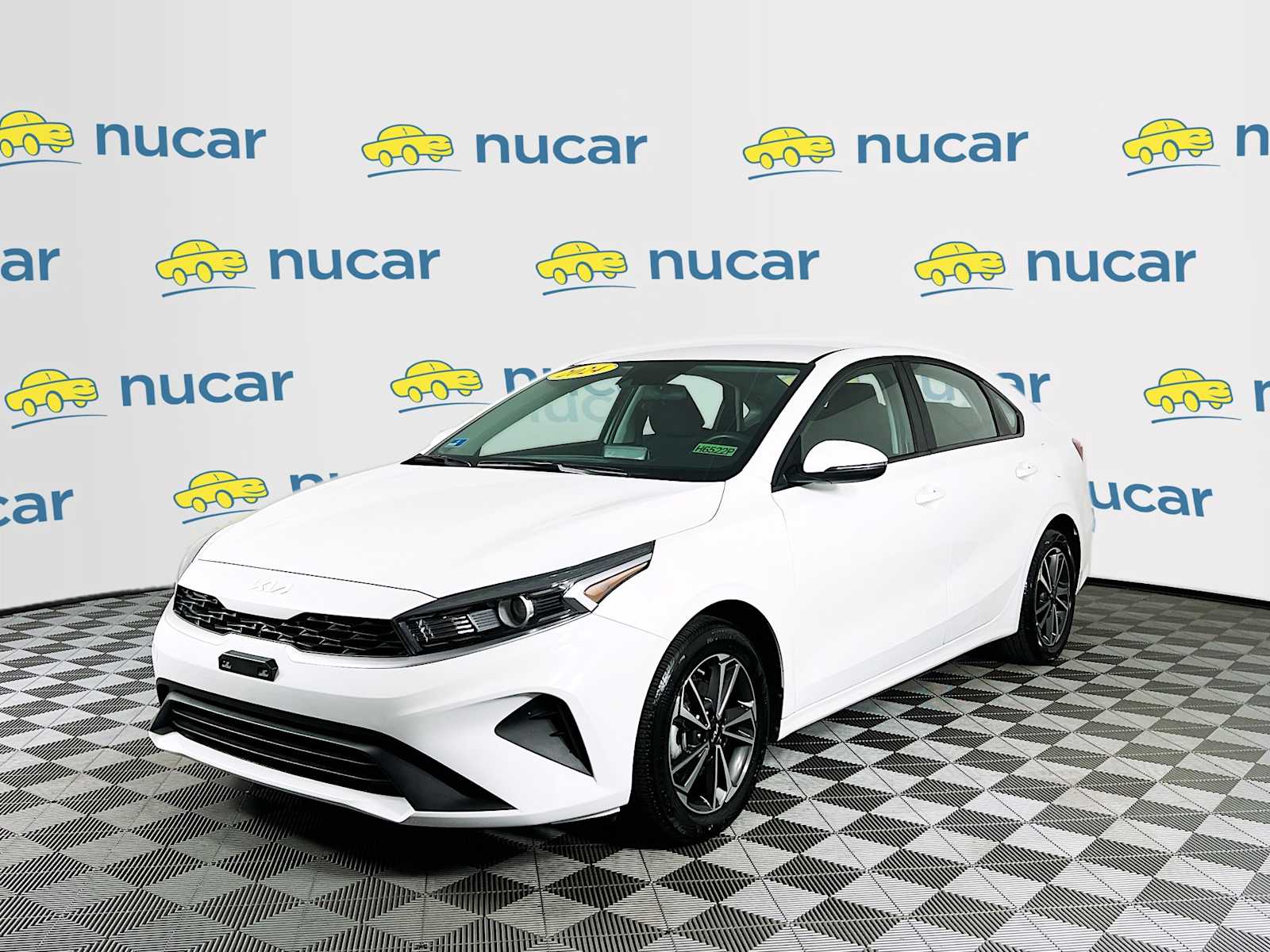 2024 Kia Forte LXS - Photo 3