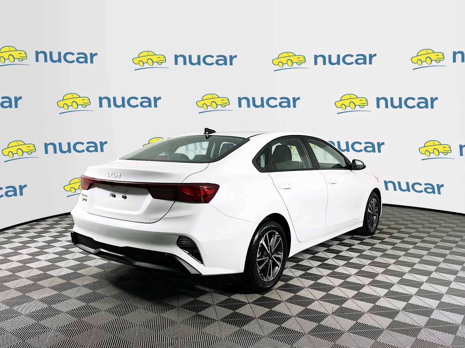 2024 Kia Forte LXS - Photo 7