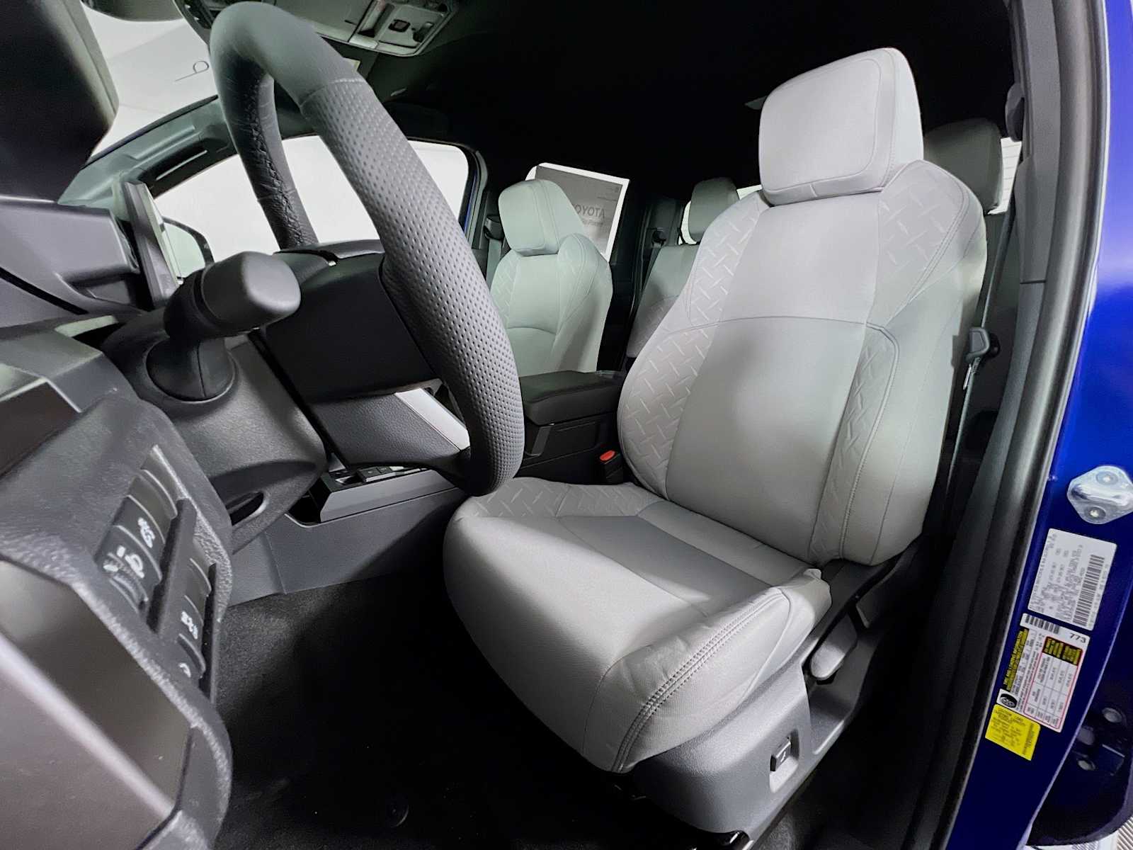 2025 Toyota Tacoma SR5 - Photo 12