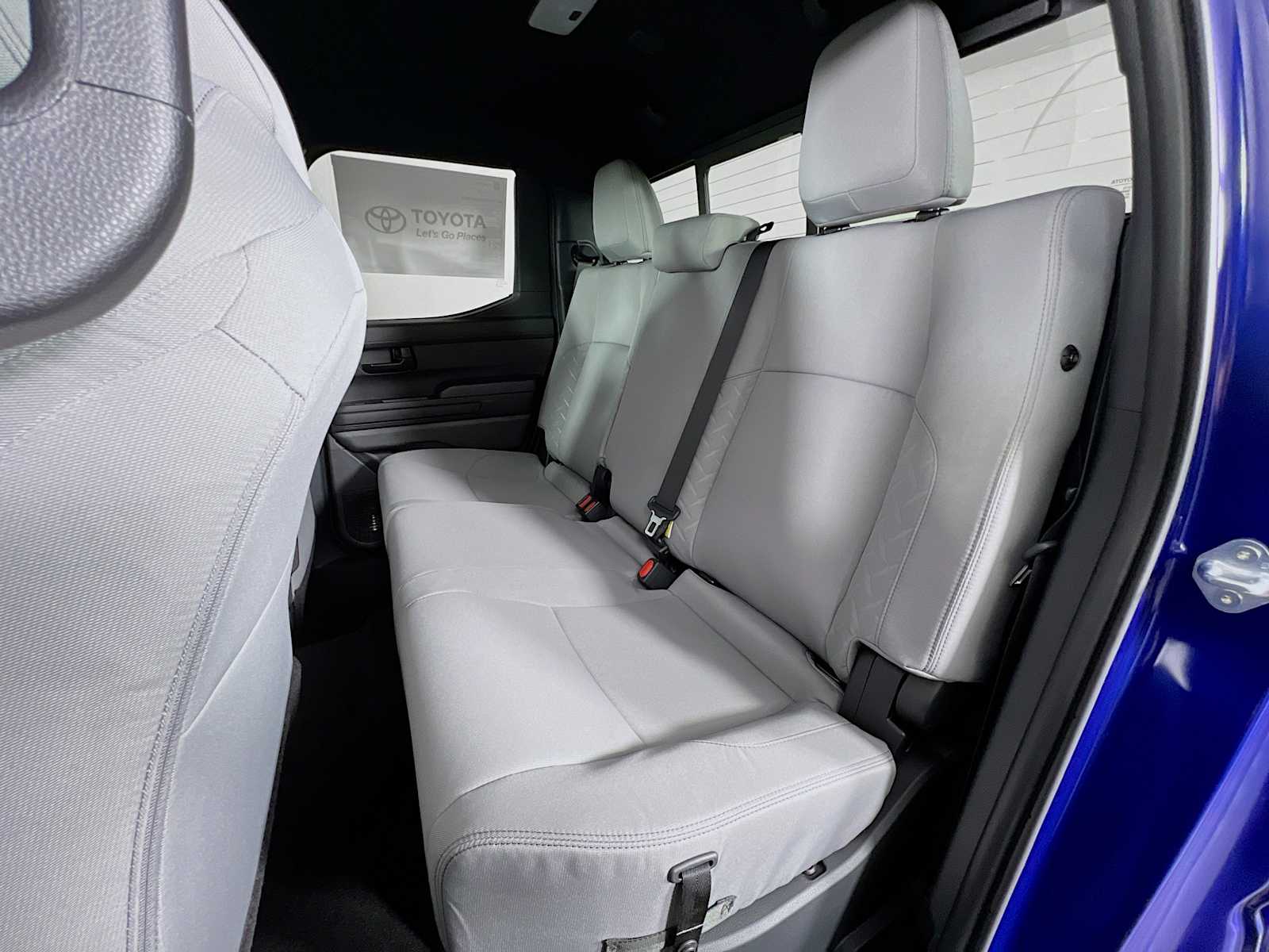 2025 Toyota Tacoma SR5 - Photo 13