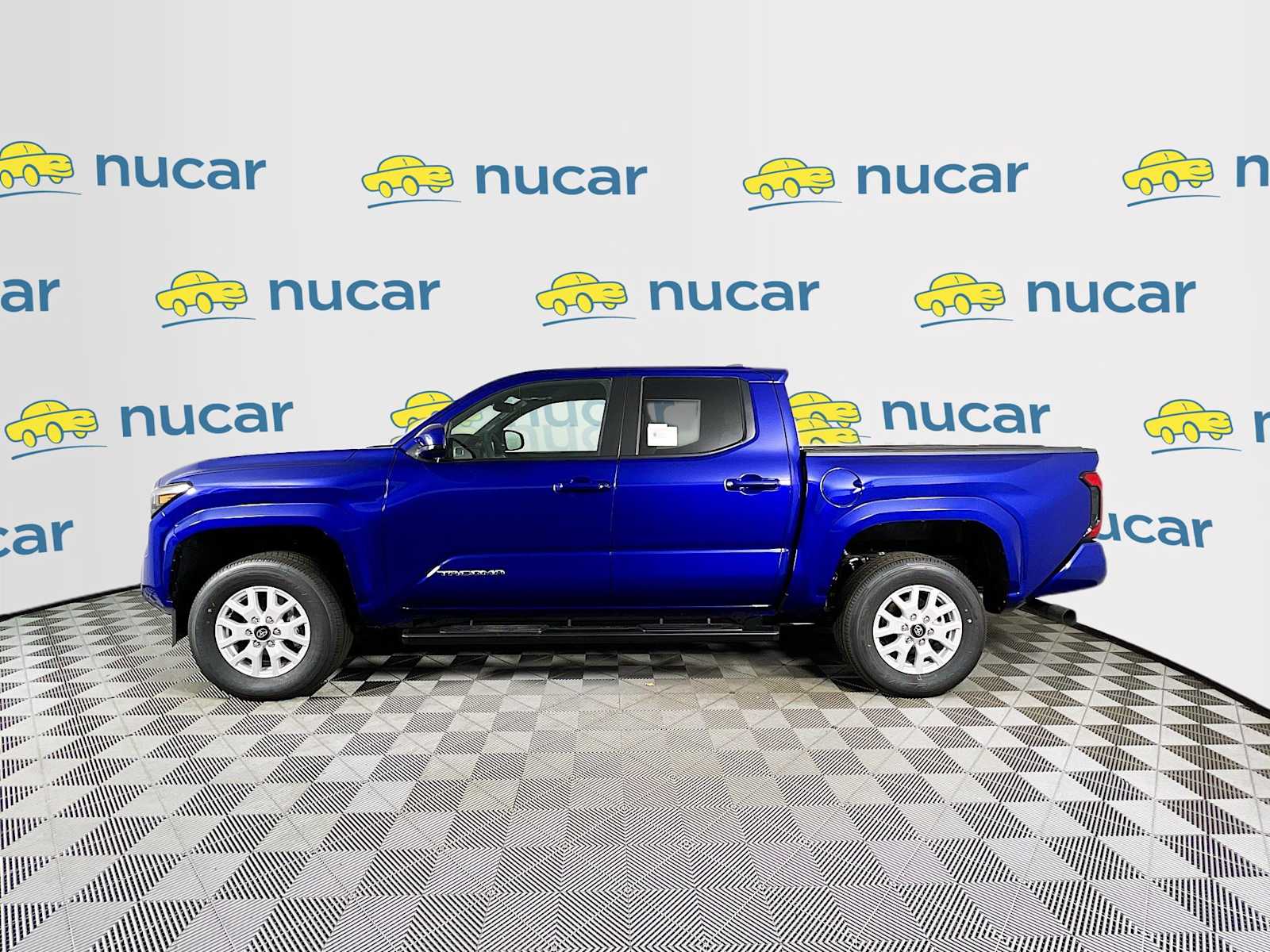 2025 Toyota Tacoma SR5 - Photo 3