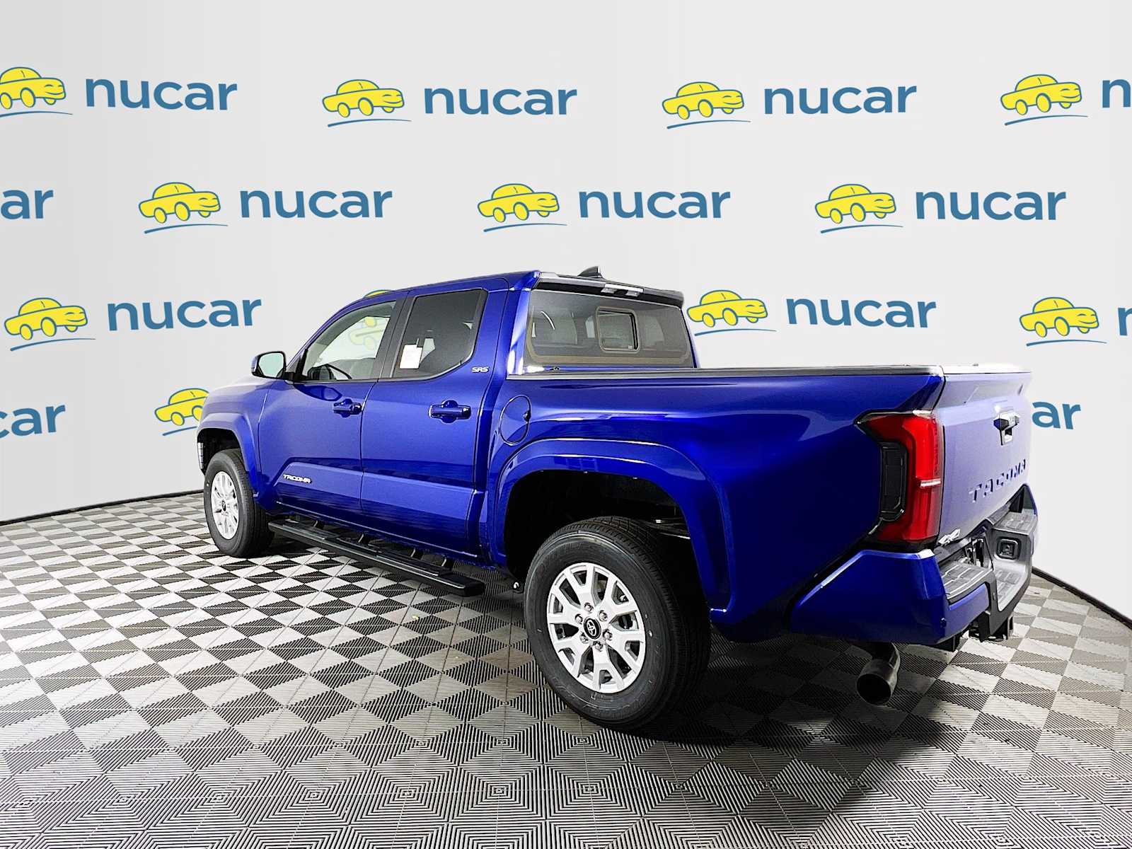 2025 Toyota Tacoma SR5 - Photo 4