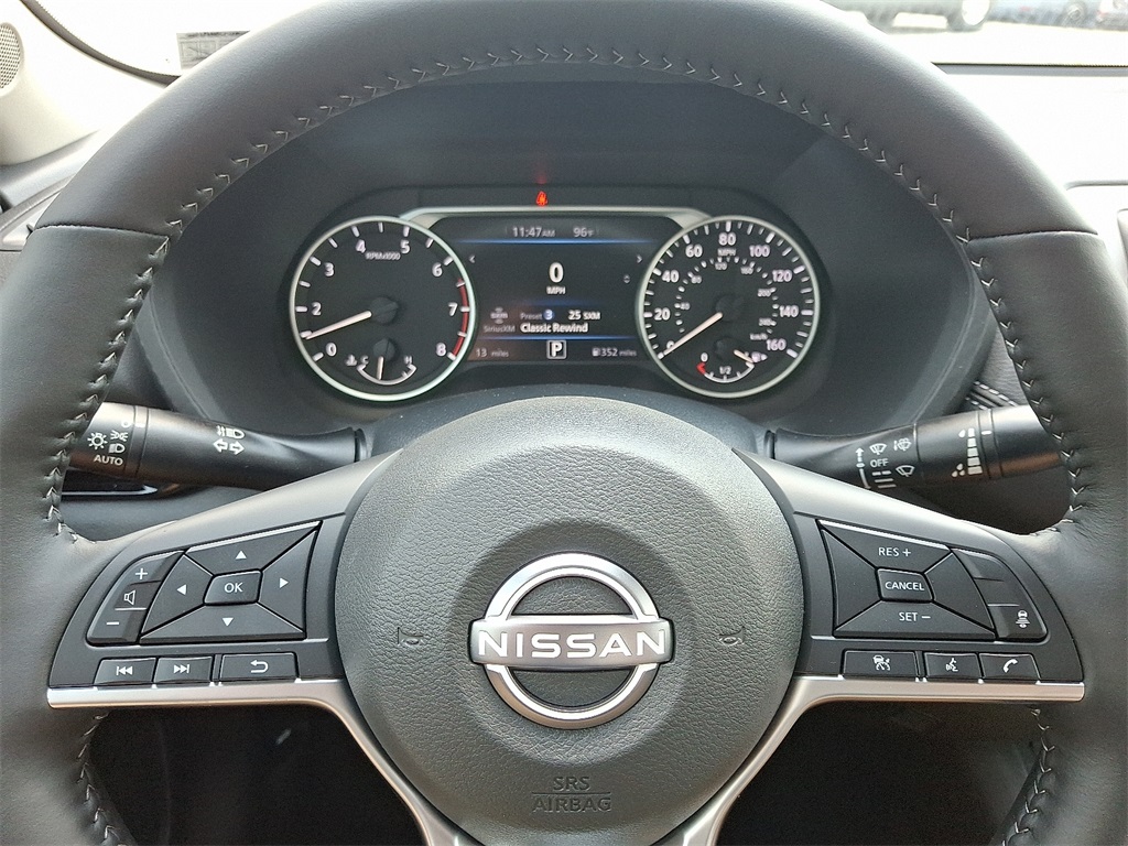 2025 Nissan Sentra SV - Photo 13