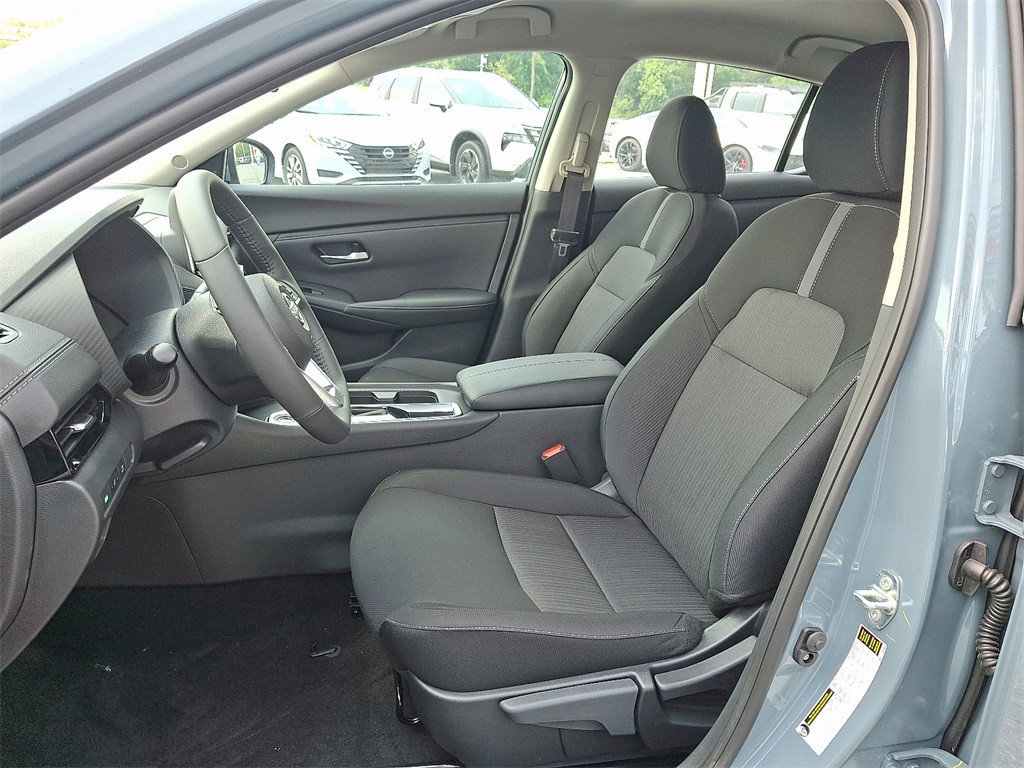 2025 Nissan Sentra SV - Photo 8