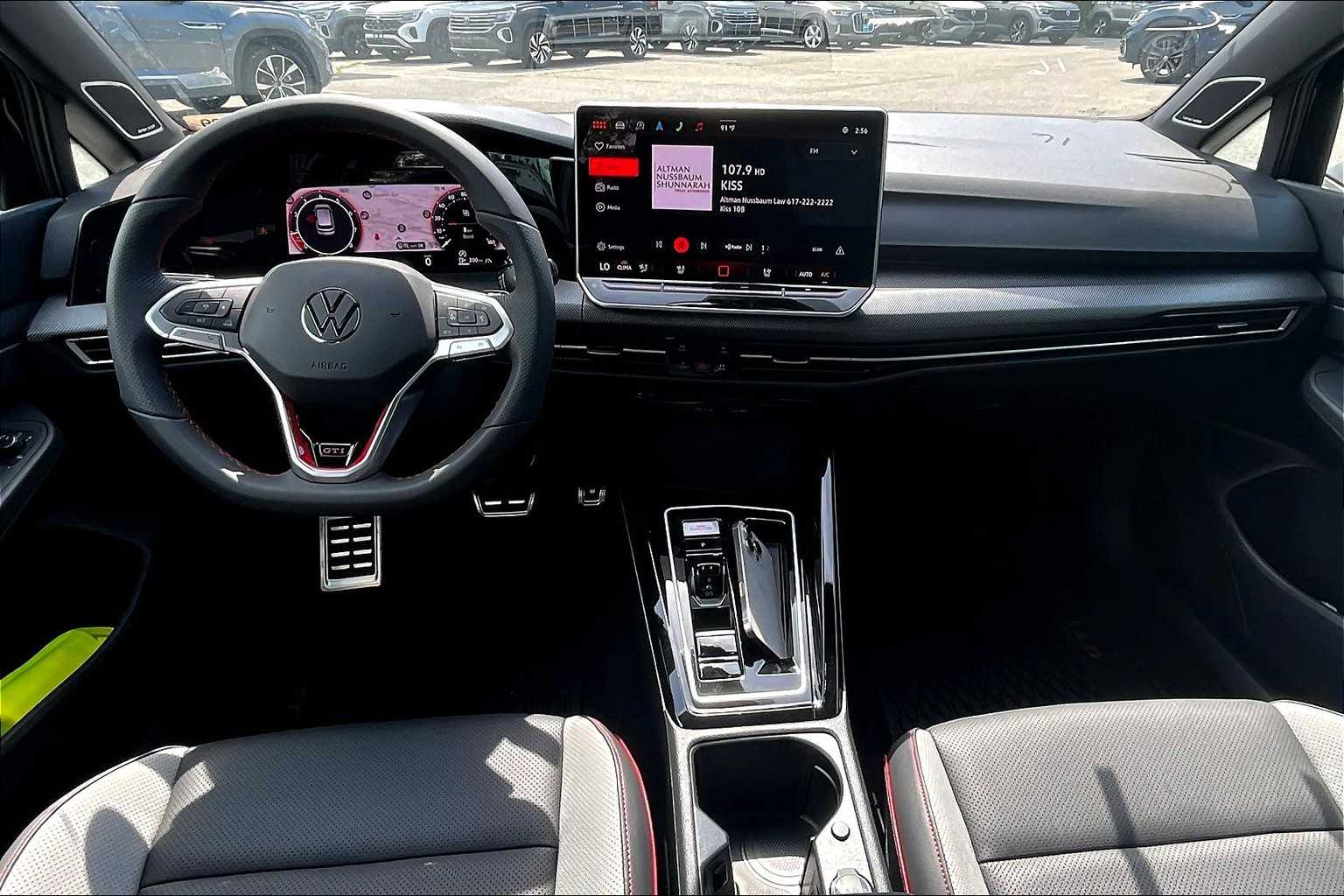 2025 Volkswagen Golf GTI SE - Photo 12