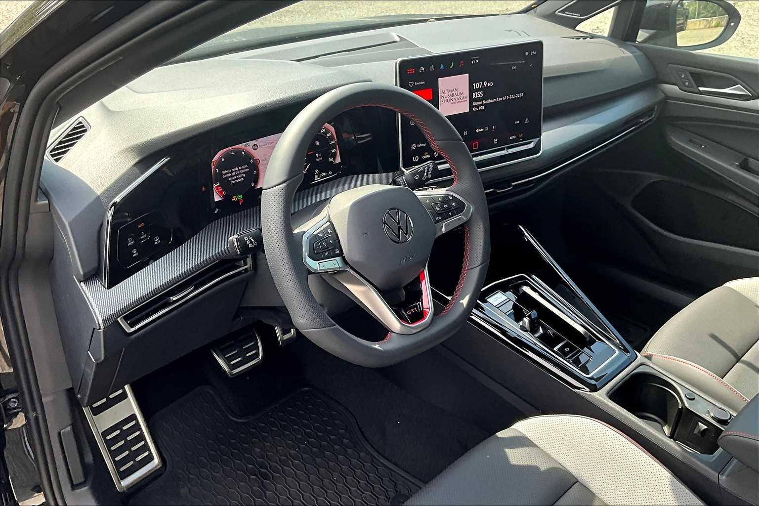 2025 Volkswagen Golf GTI SE - Photo 9