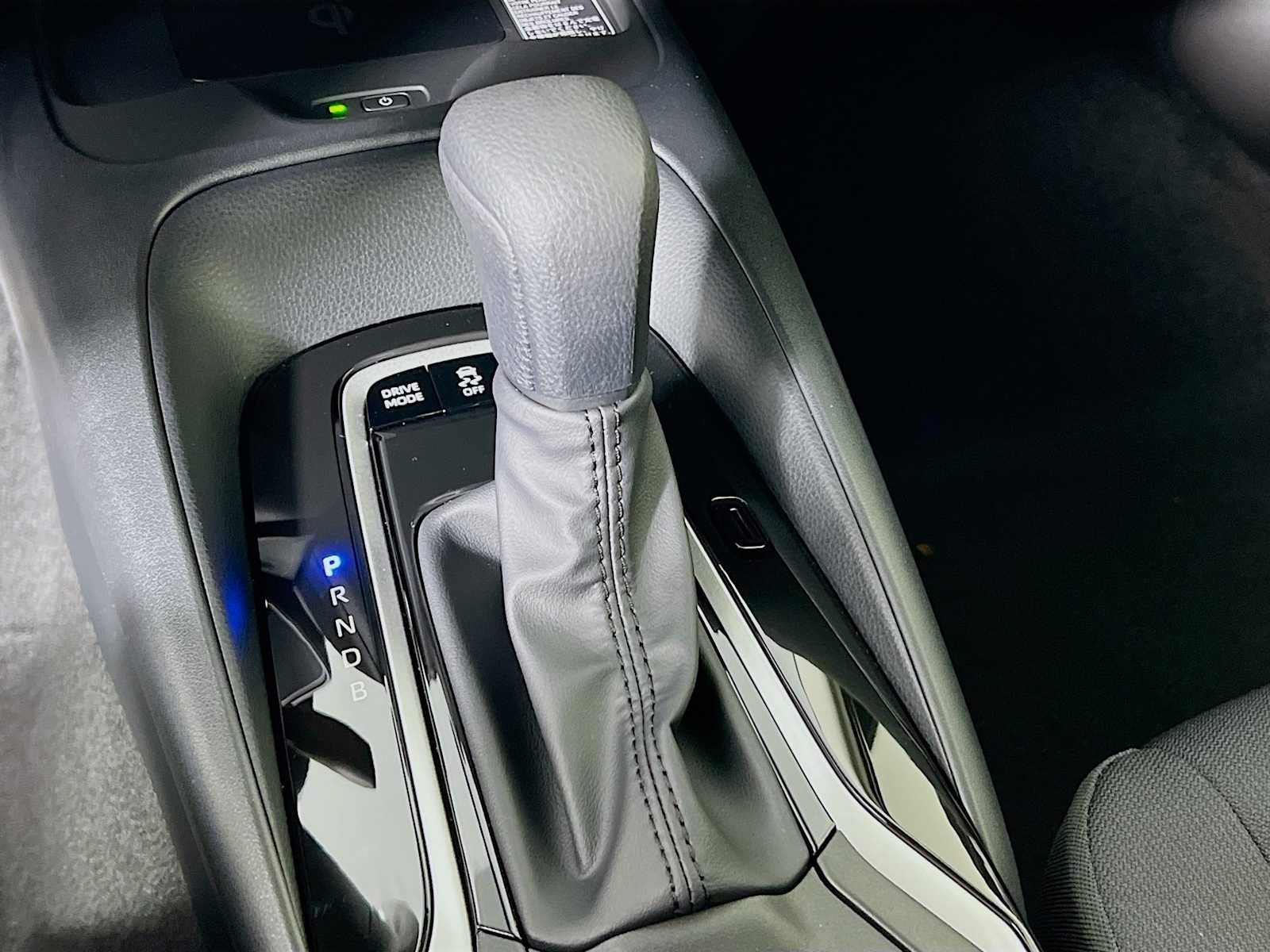 2026 Toyota Corolla Hybrid LE - Photo 11