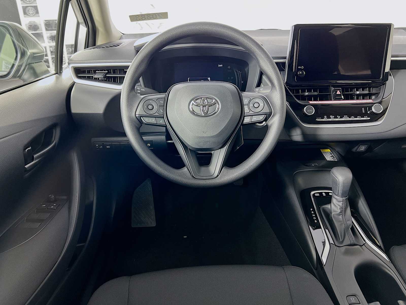 2026 Toyota Corolla Hybrid LE - Photo 14