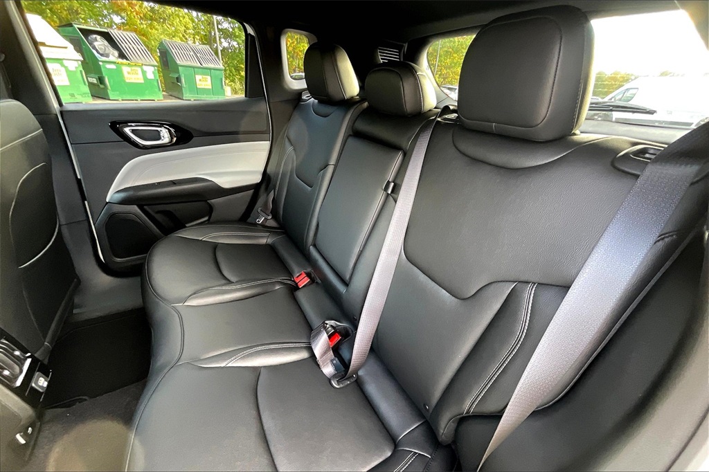 2025 Jeep Compass Limited - Photo 15