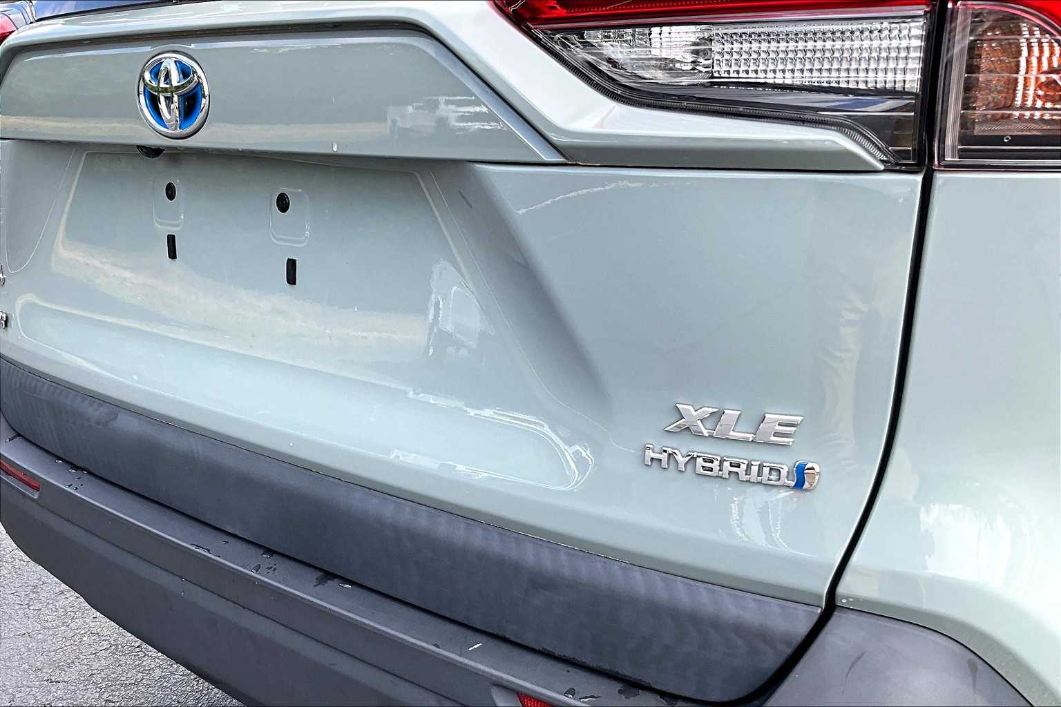 2020 Toyota RAV4 Hybrid XLE - Photo 29