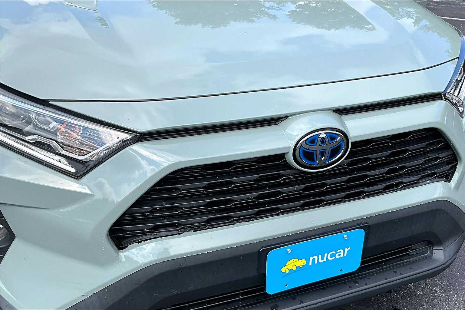 2020 Toyota RAV4 Hybrid XLE - Photo 30