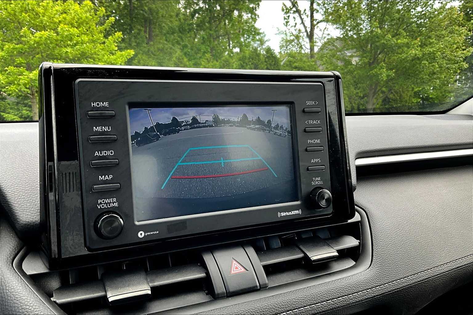 2022 Toyota RAV4 LE - Photo 19