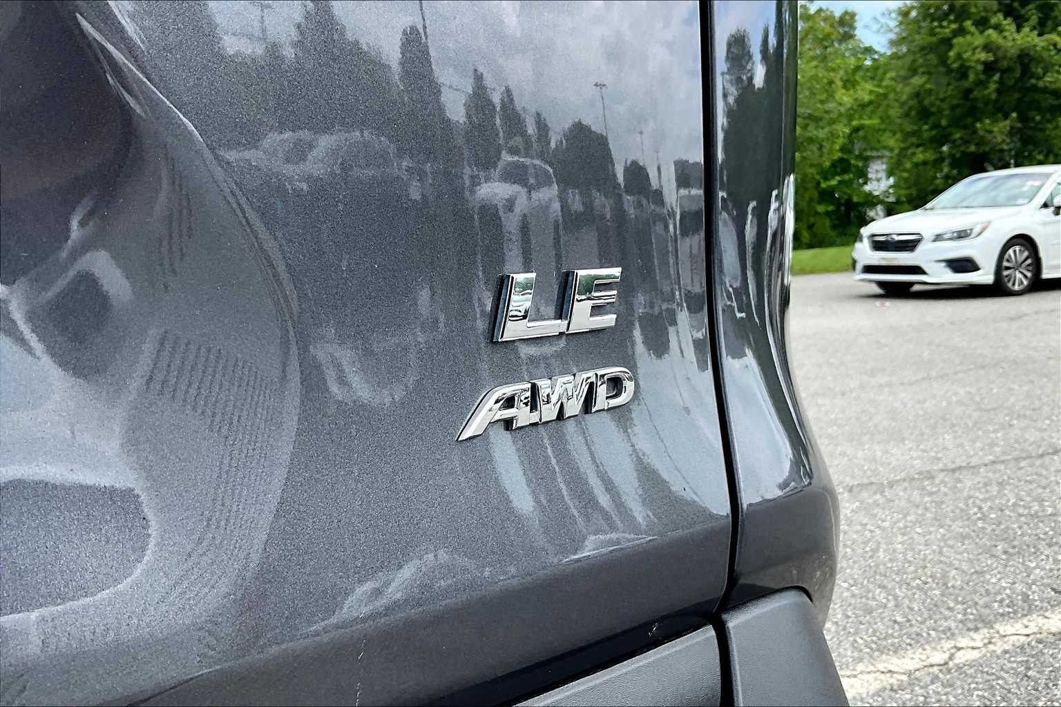 2022 Toyota RAV4 LE - Photo 29