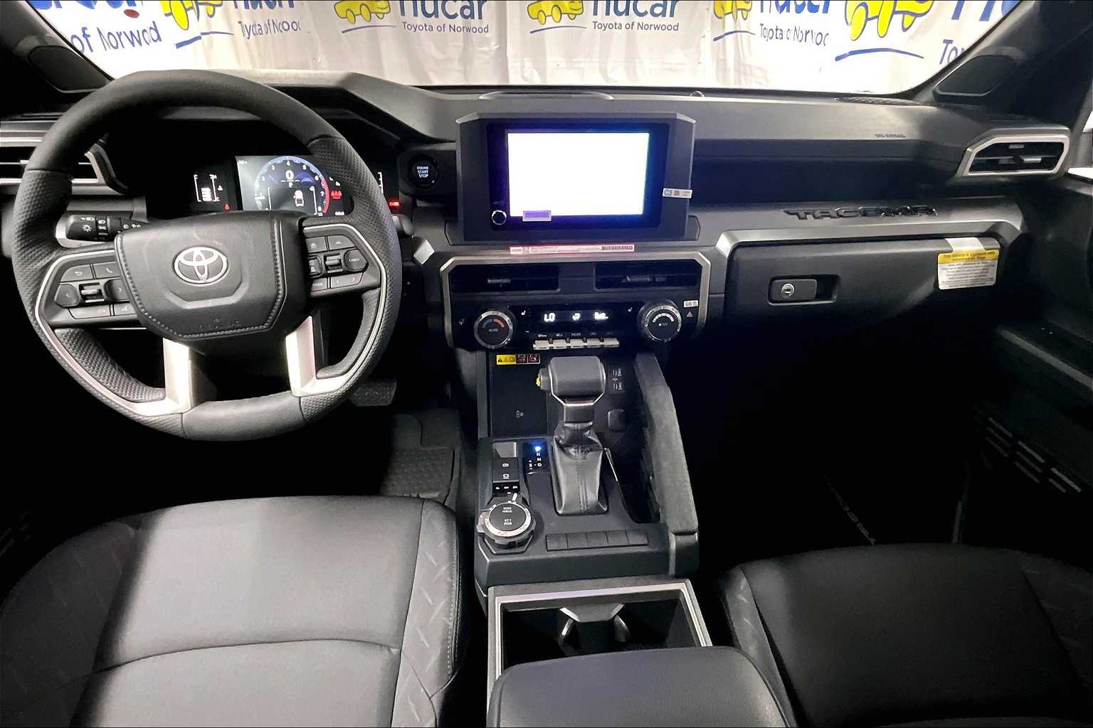 2025 Toyota Tacoma SR5 - Photo 12