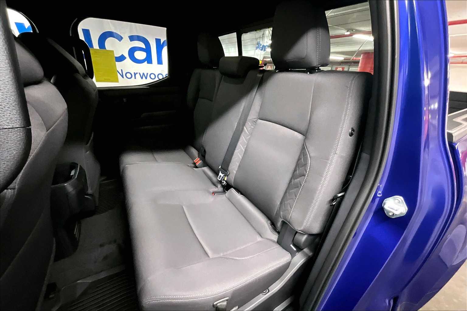 2025 Toyota Tacoma SR5 - Photo 15