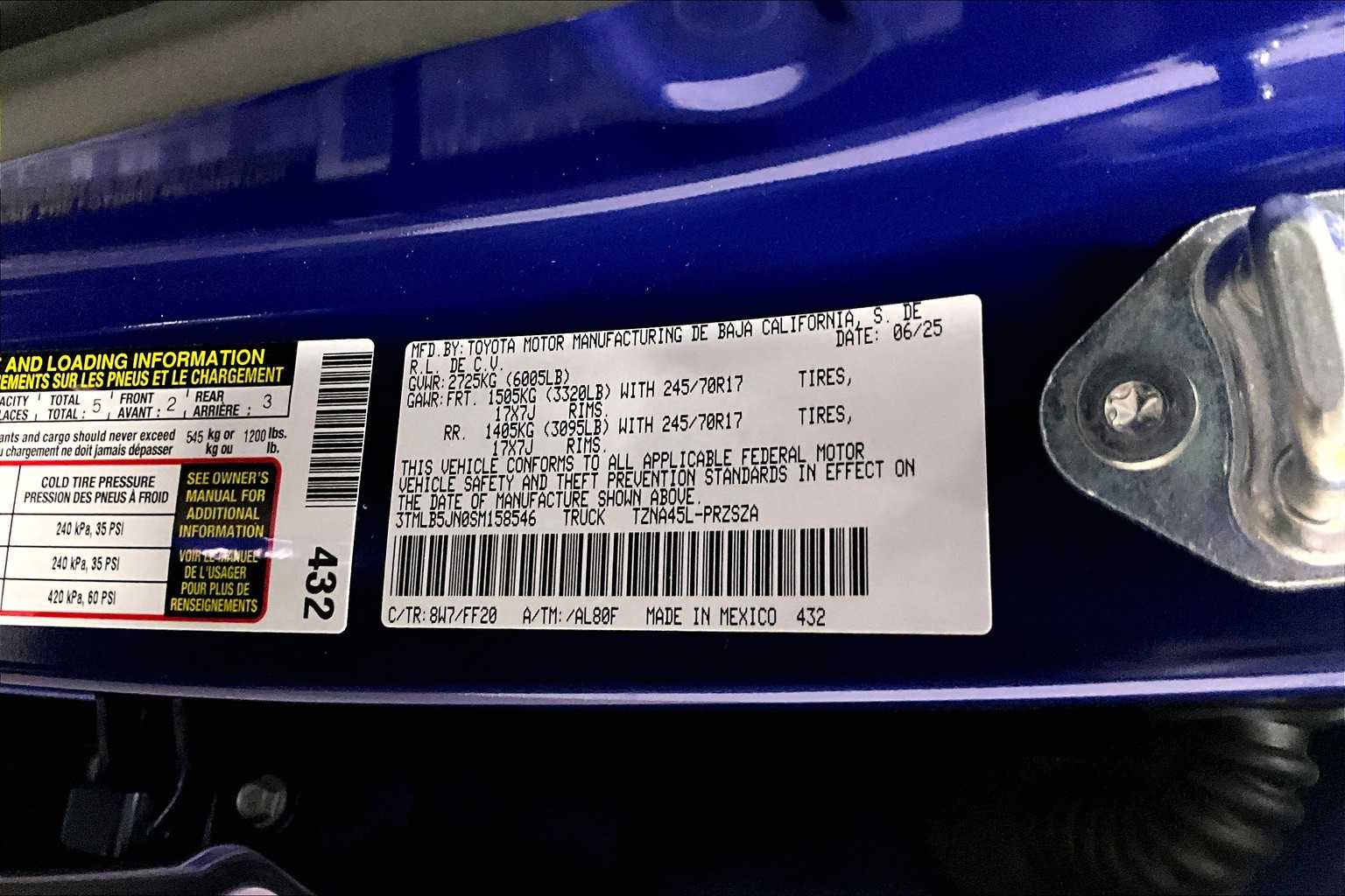 2025 Toyota Tacoma SR5 - Photo 17
