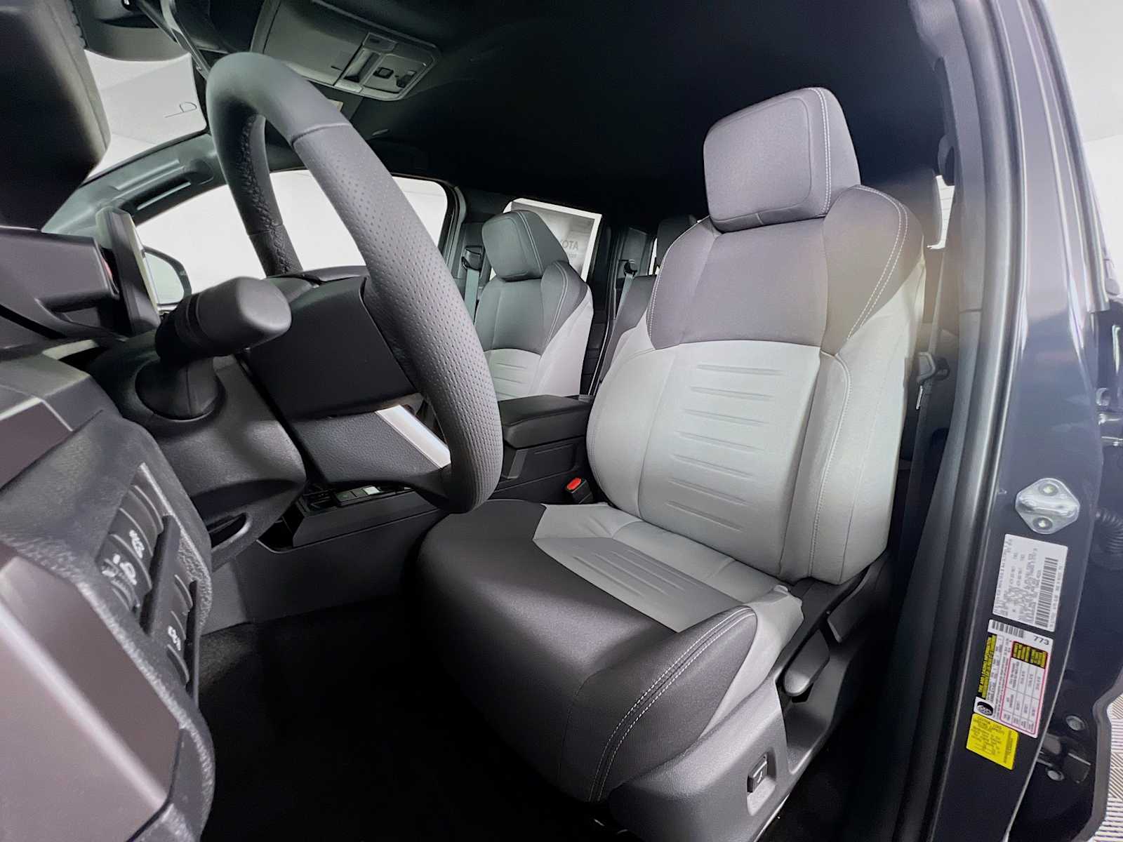 2025 Toyota Tacoma TRD Off Road - Photo 12