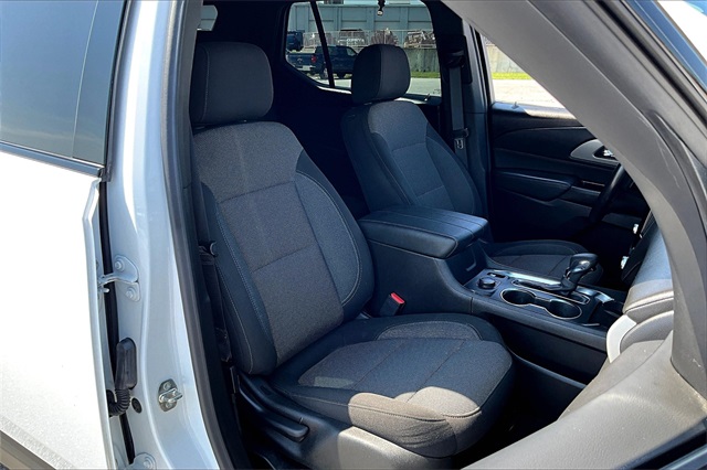 2022 Chevrolet Traverse LT - Photo 11