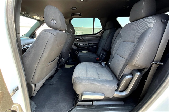 2022 Chevrolet Traverse LT - Photo 14