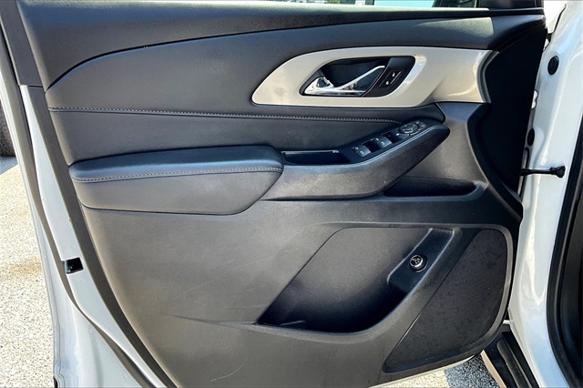 2022 Chevrolet Traverse LT - Photo 9